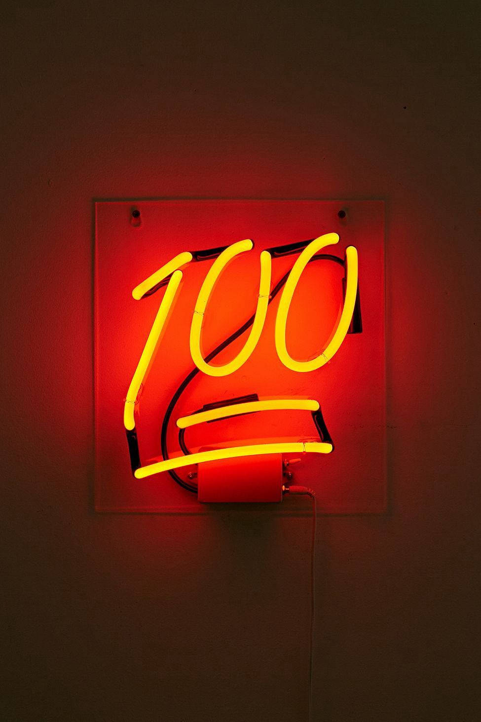 نيون برتقالي جمالي 100 خلفية
