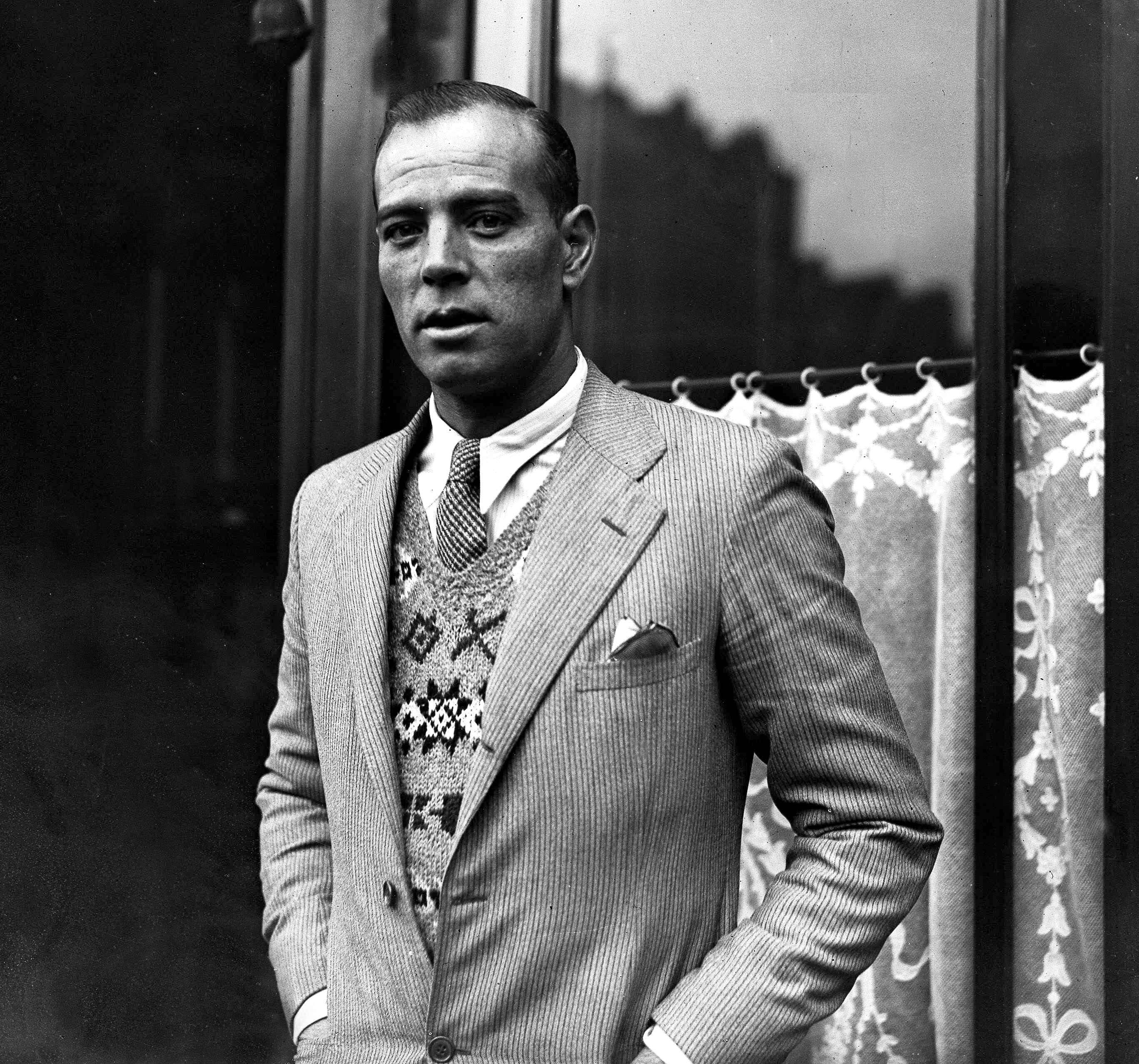 صورة المصور ريكاردو زامورا لاعب كرة القدم الإسباني 1934 خلفية