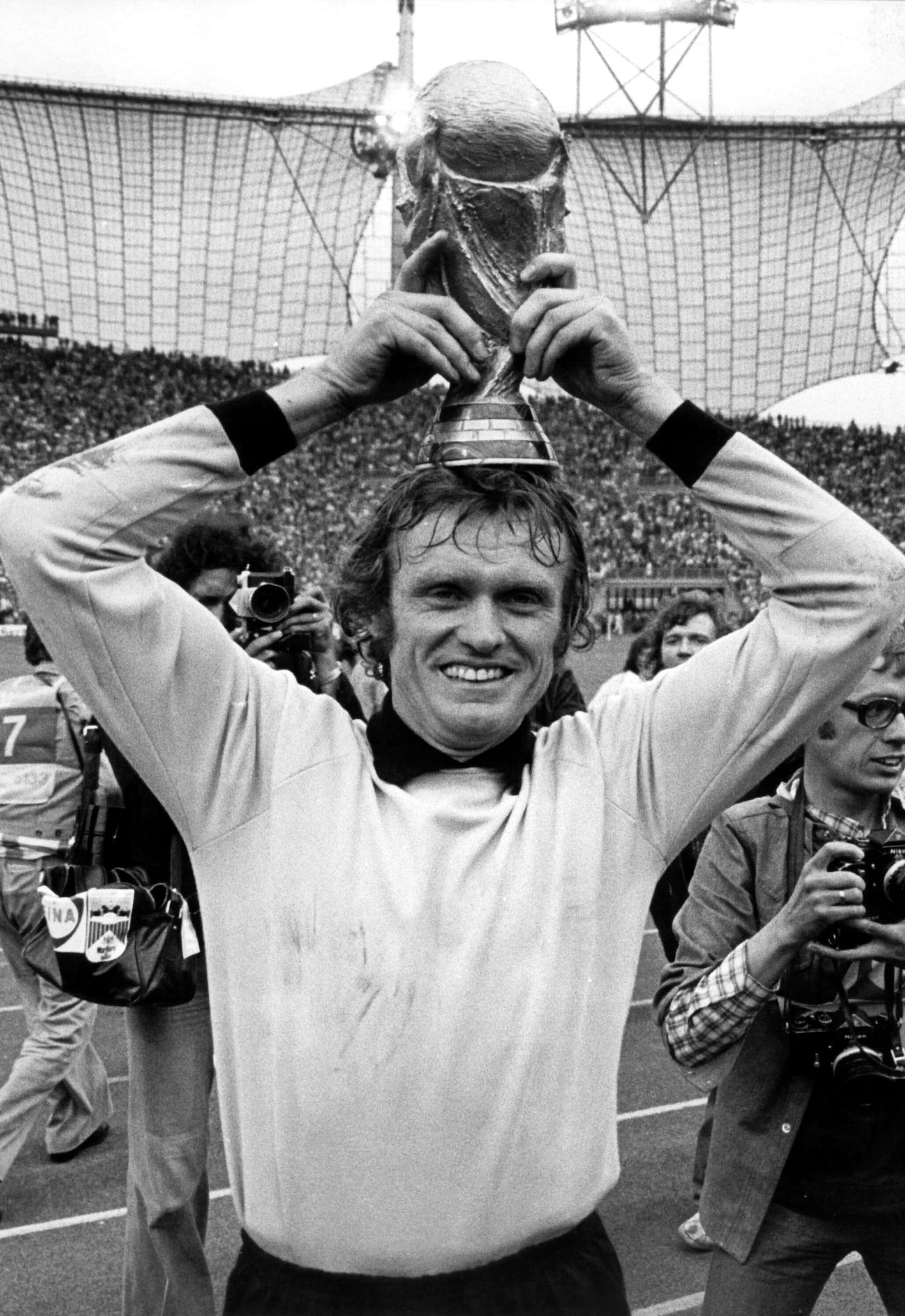 حارس كرة القدم المحترف سيب ماير كأس العالم 1974 خلفية