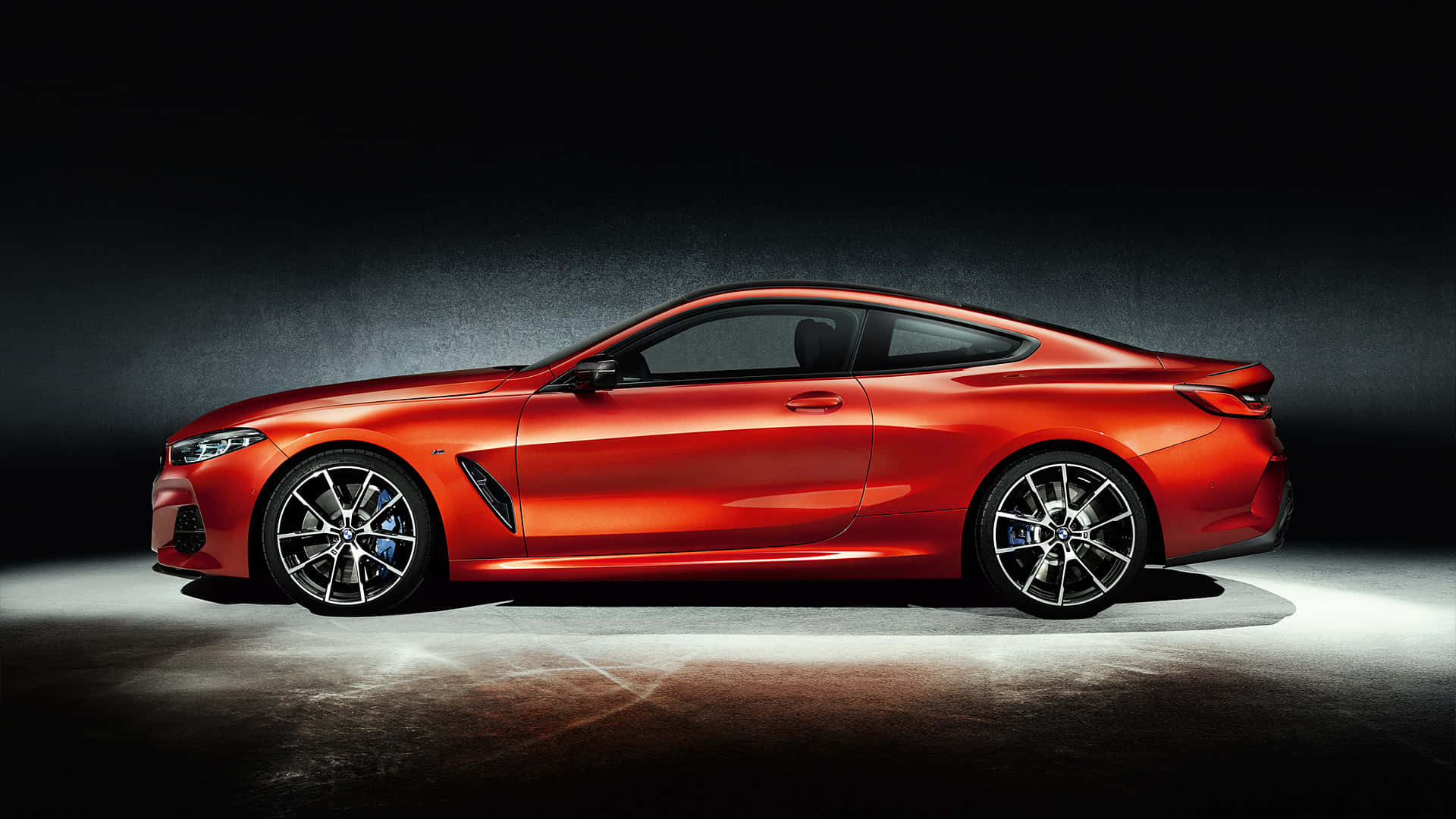 BMW M8 جانبي 1920x1080 خلفية من فئة M خلفية