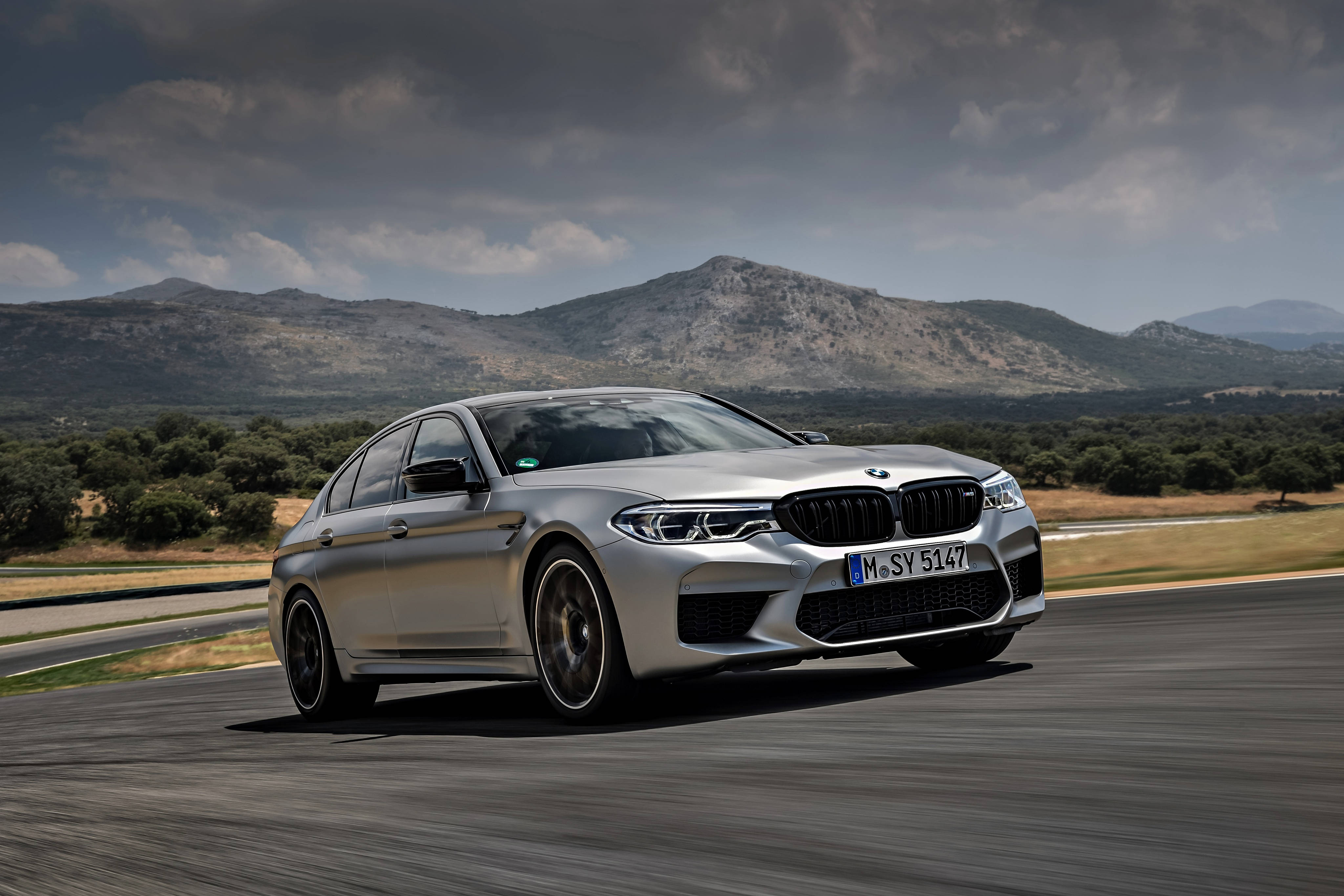 آلة القيادة المطلقة - خلفية BMW سطح المكتب عالية الدقة خلفية