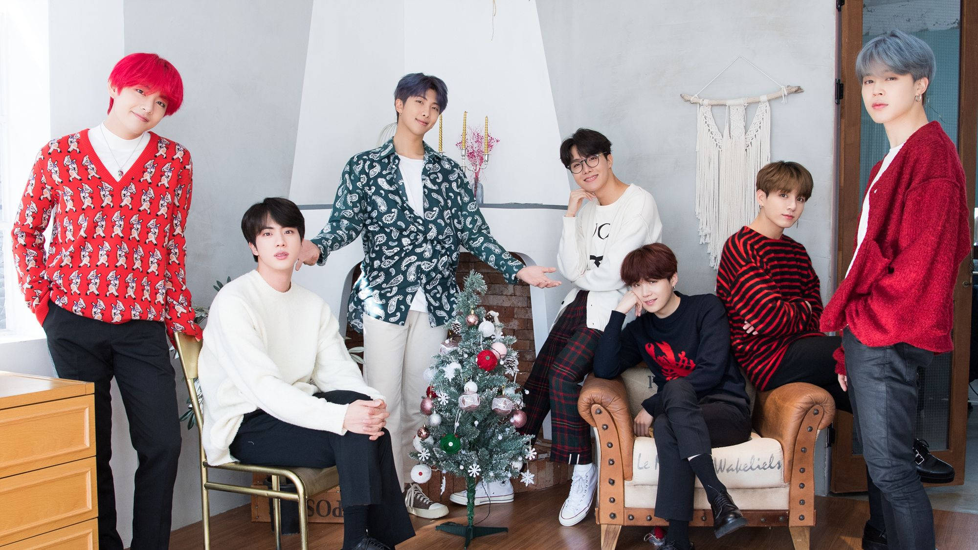 شجرة عيد الميلاد من BTS لسطح المكتب خلفية