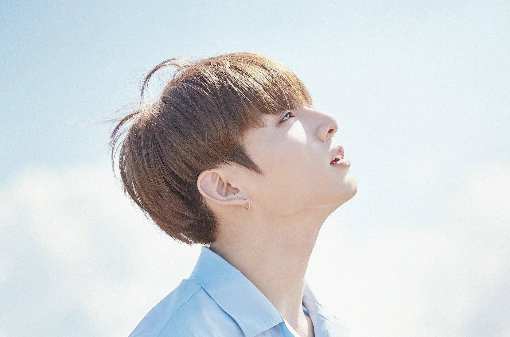 جانب جانبي لطيف لجونغكوك من BTS خلفية