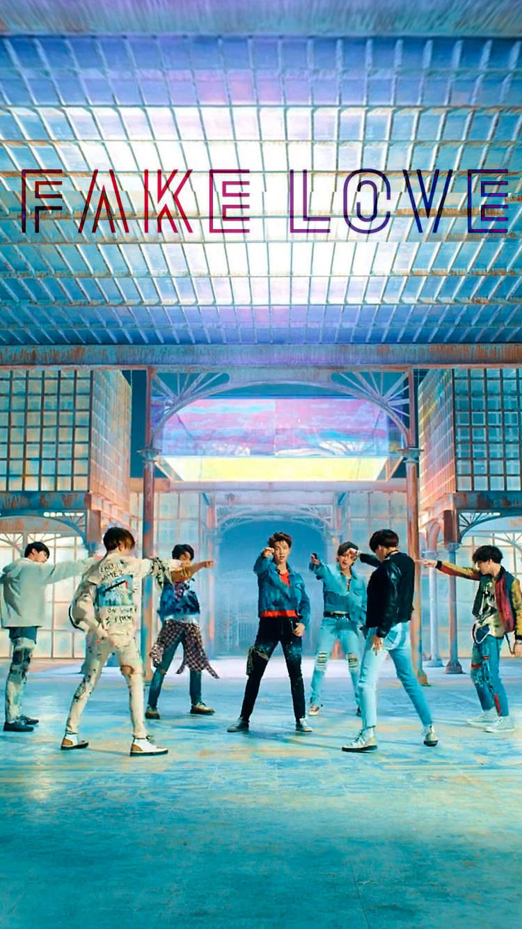فرقة BTS في أغنية Fake Love خلفية