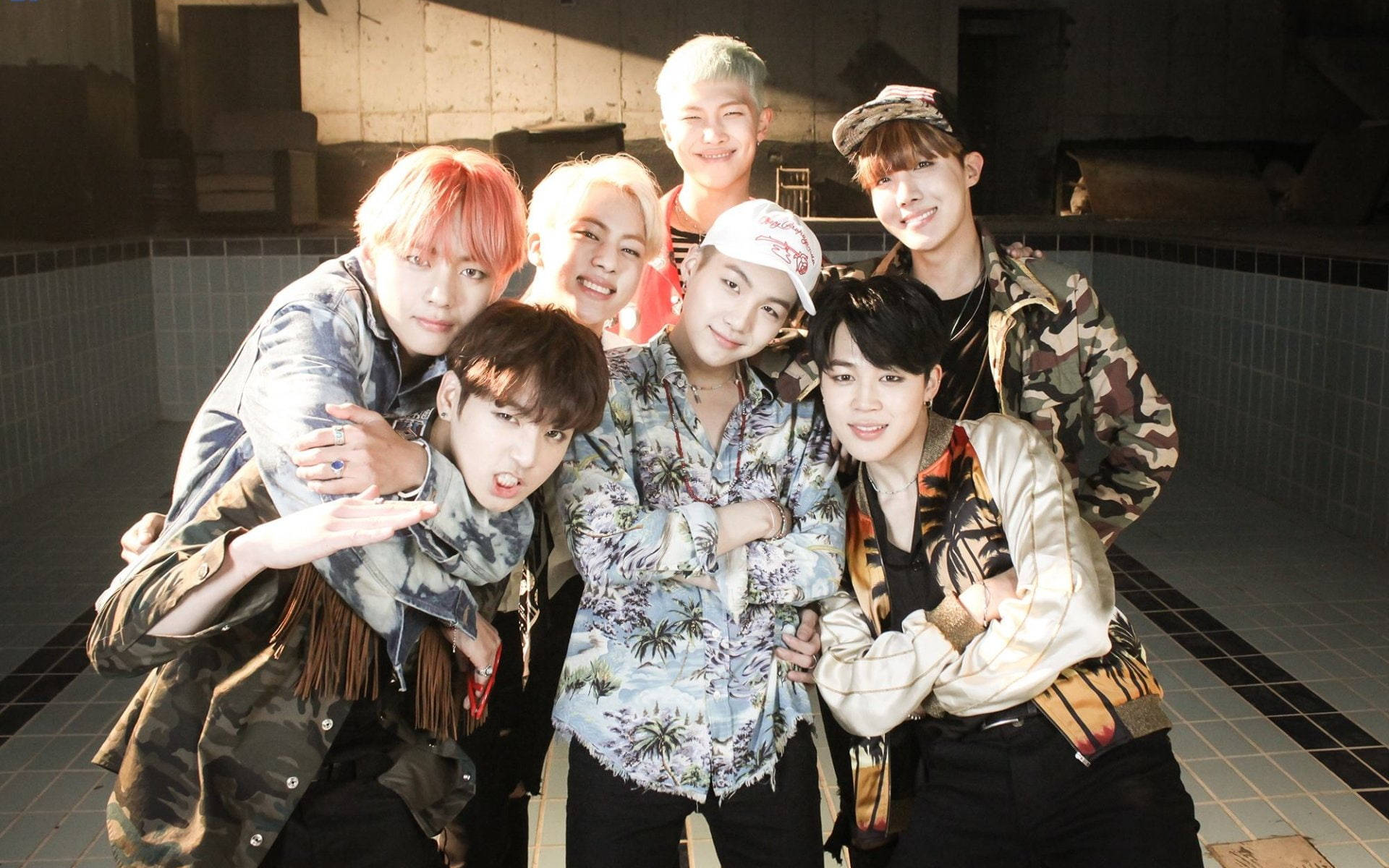 صورة مجموعة BTS في أغنية Fire خلفية