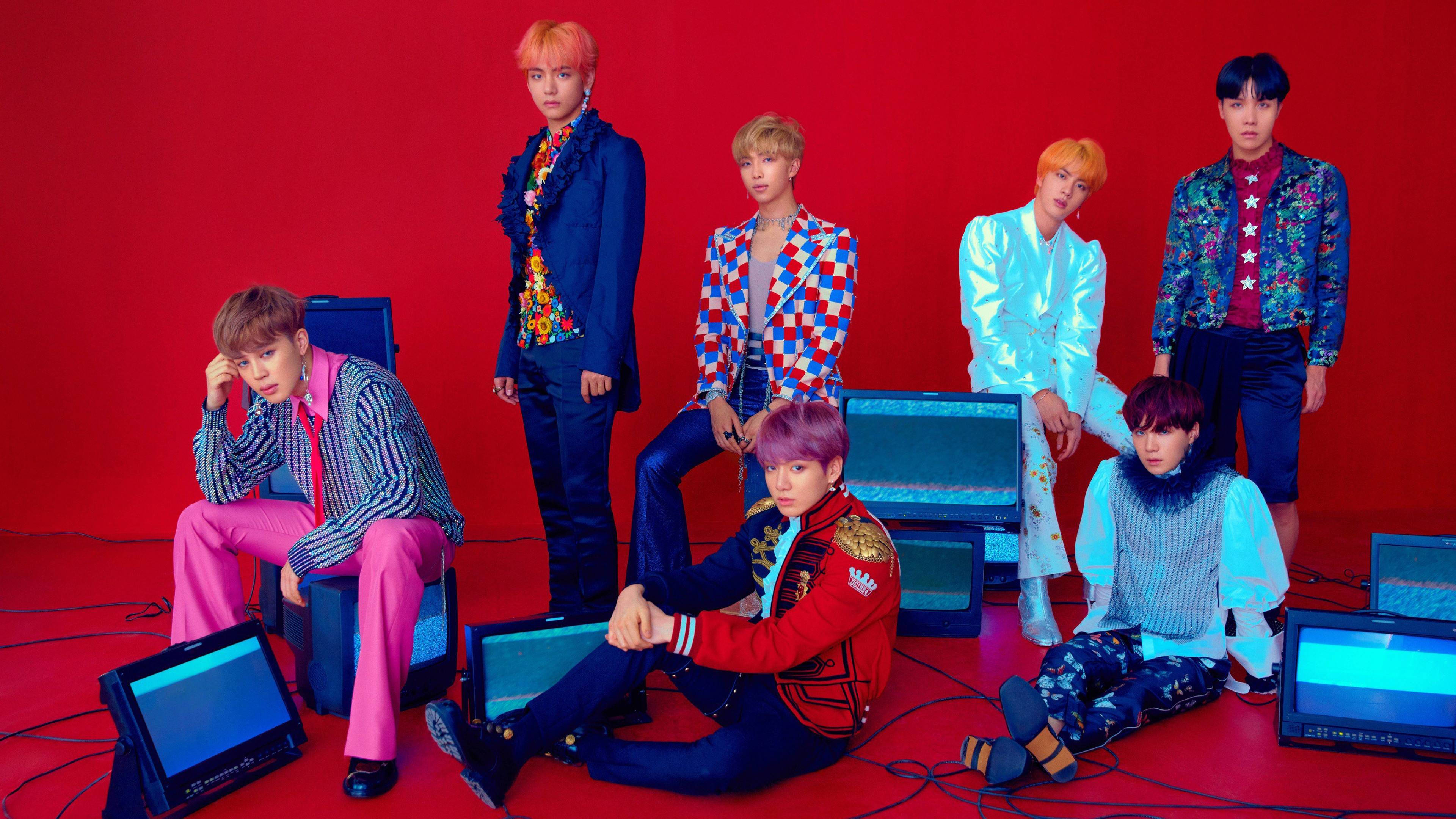 لابتوب بارد من BTS بعنوان أحب نفسك: الجواب خلفية