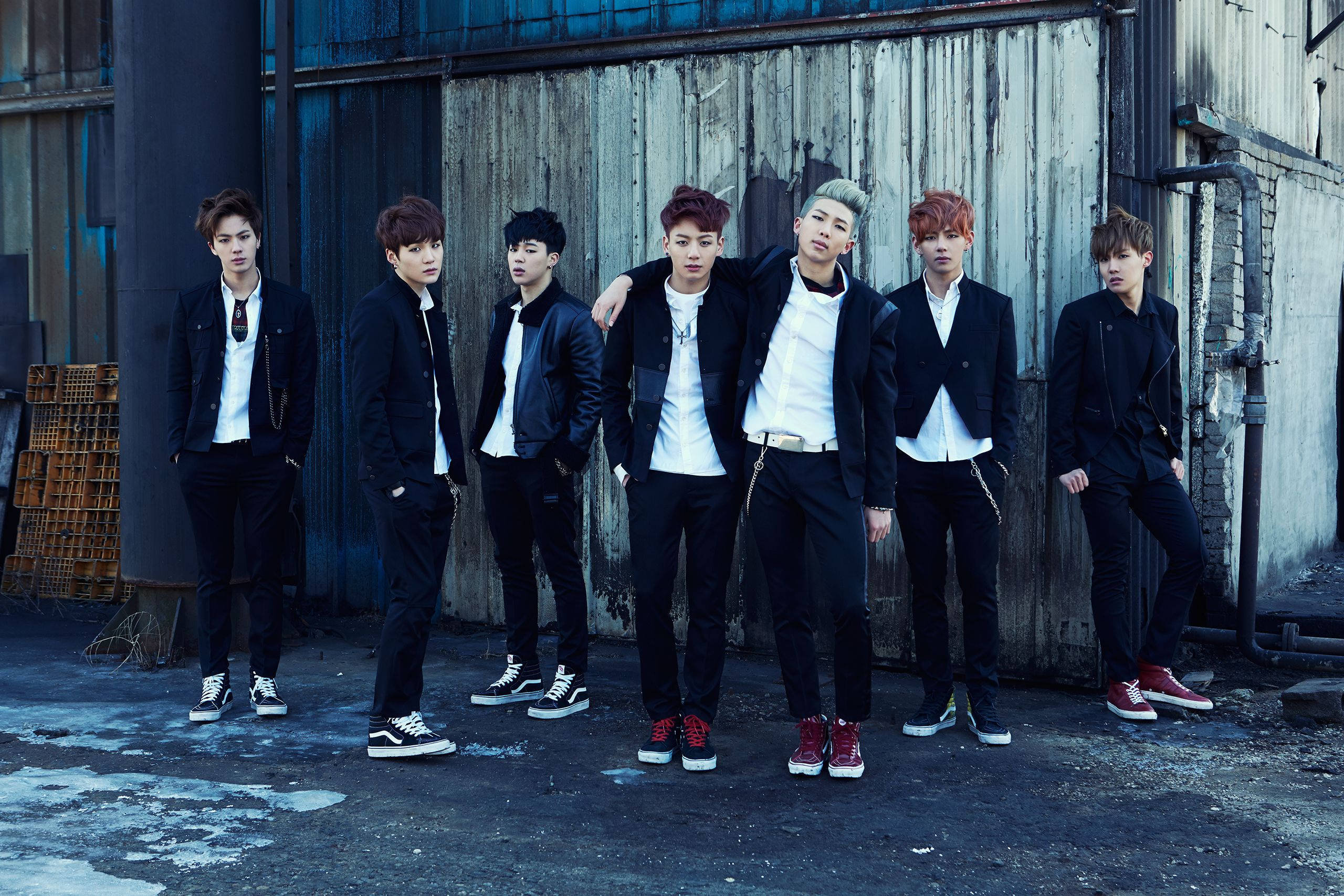 BTS بسترات سوداء رائعة خلفية