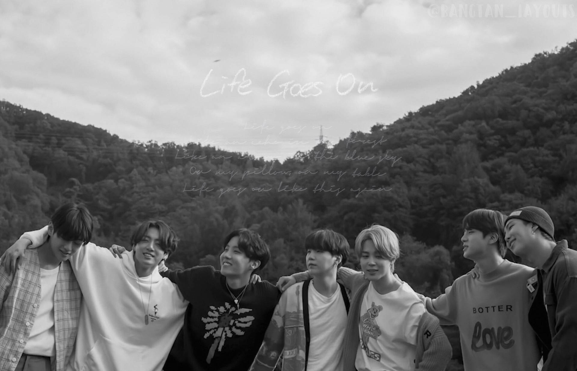 BTS Life Goes On بالأبيض والأسود خلفية