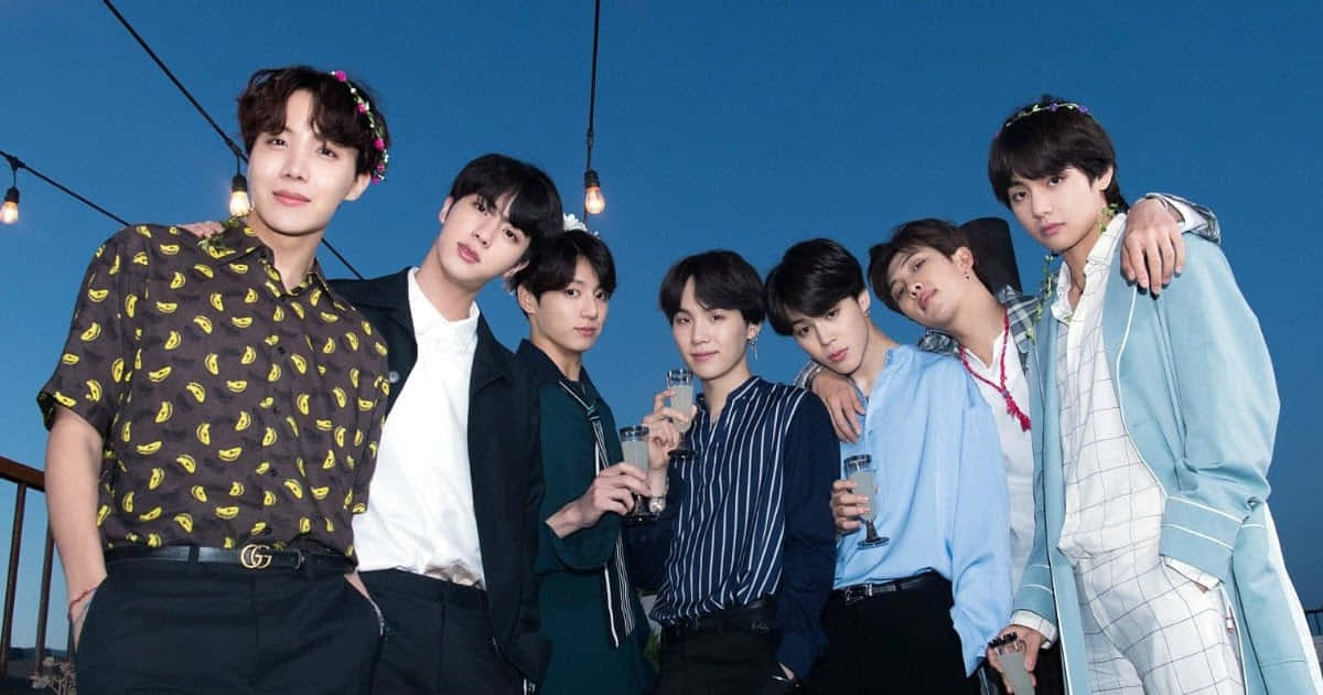 صورة BTS في الليل الأزرق خلفية