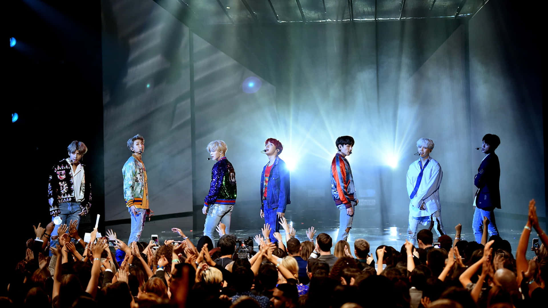 خلفية حفل فرقة BTS الكورية على المسرح خلفية