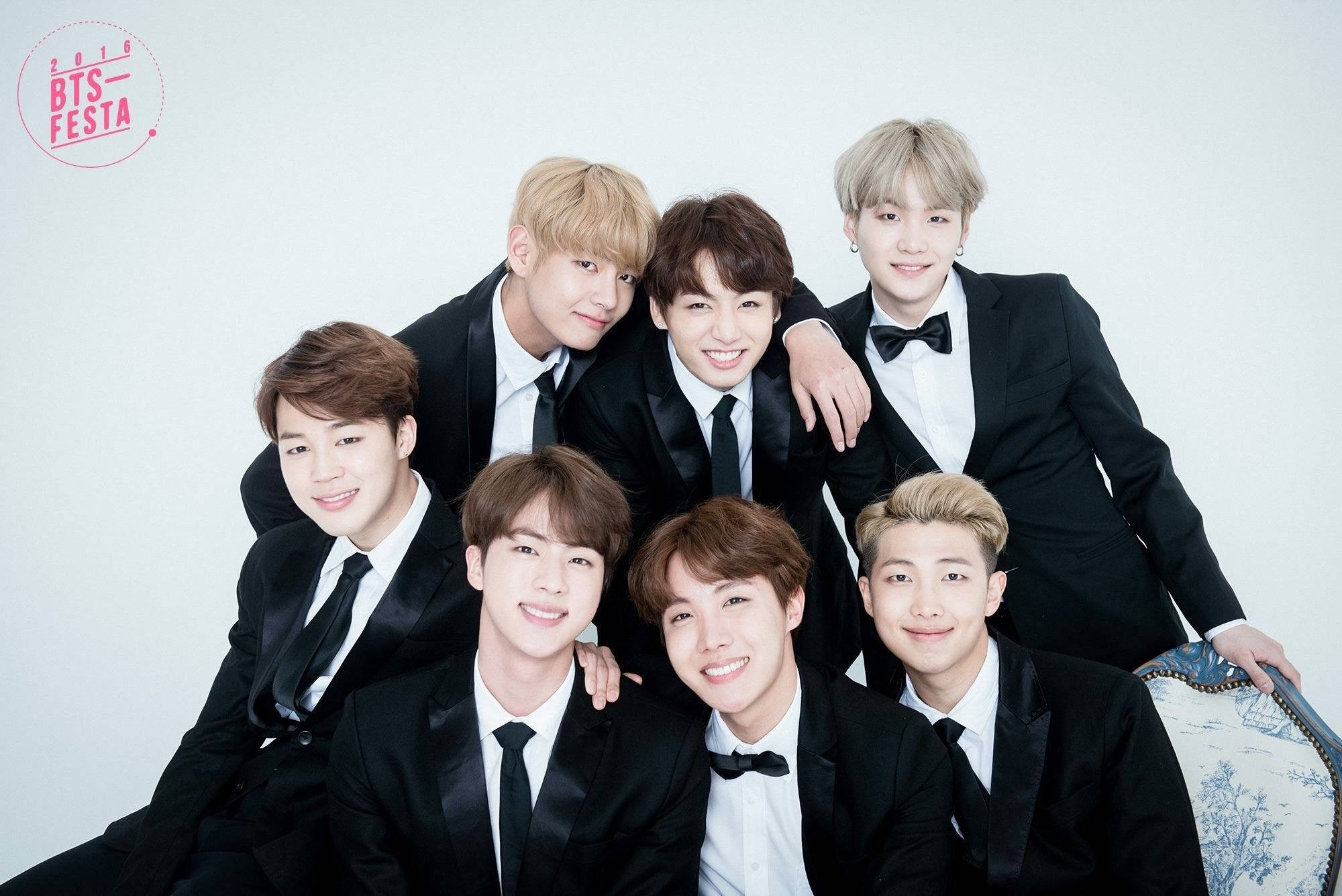 فرقة البوب الكورية الشهيرة عالمياً BTS خلفية
