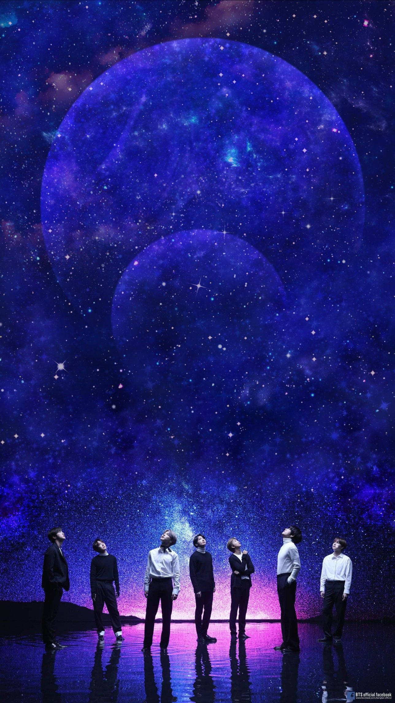 BTS على خلفية أرجوانية باستيل لامعة خلفية