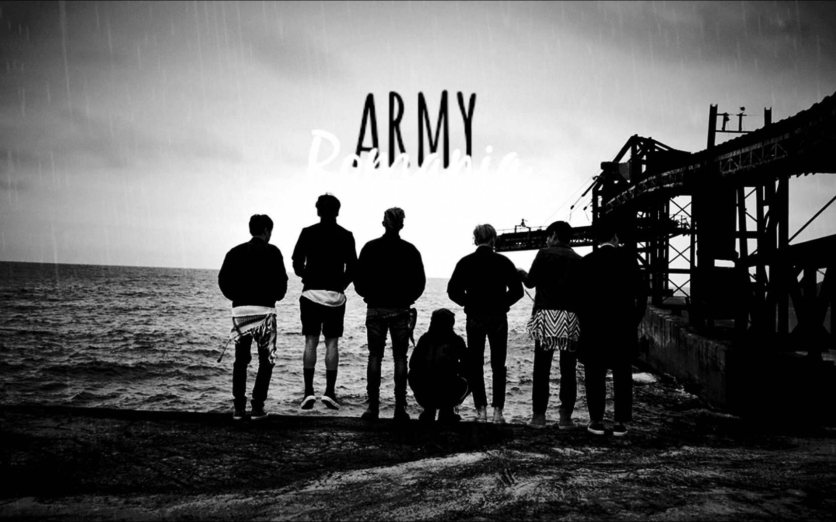 BTS واقفون بجانب البحر خلفية لابتوب أبيض وأسود خلفية