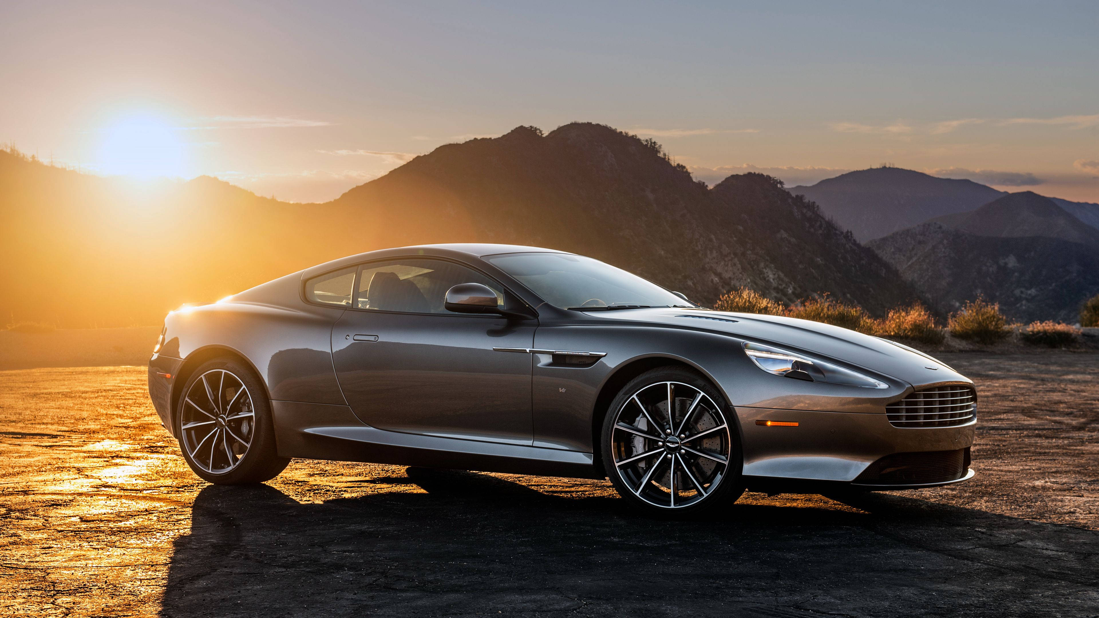 سيارة أستون مارتن DB9 بدقة 4K خلفية