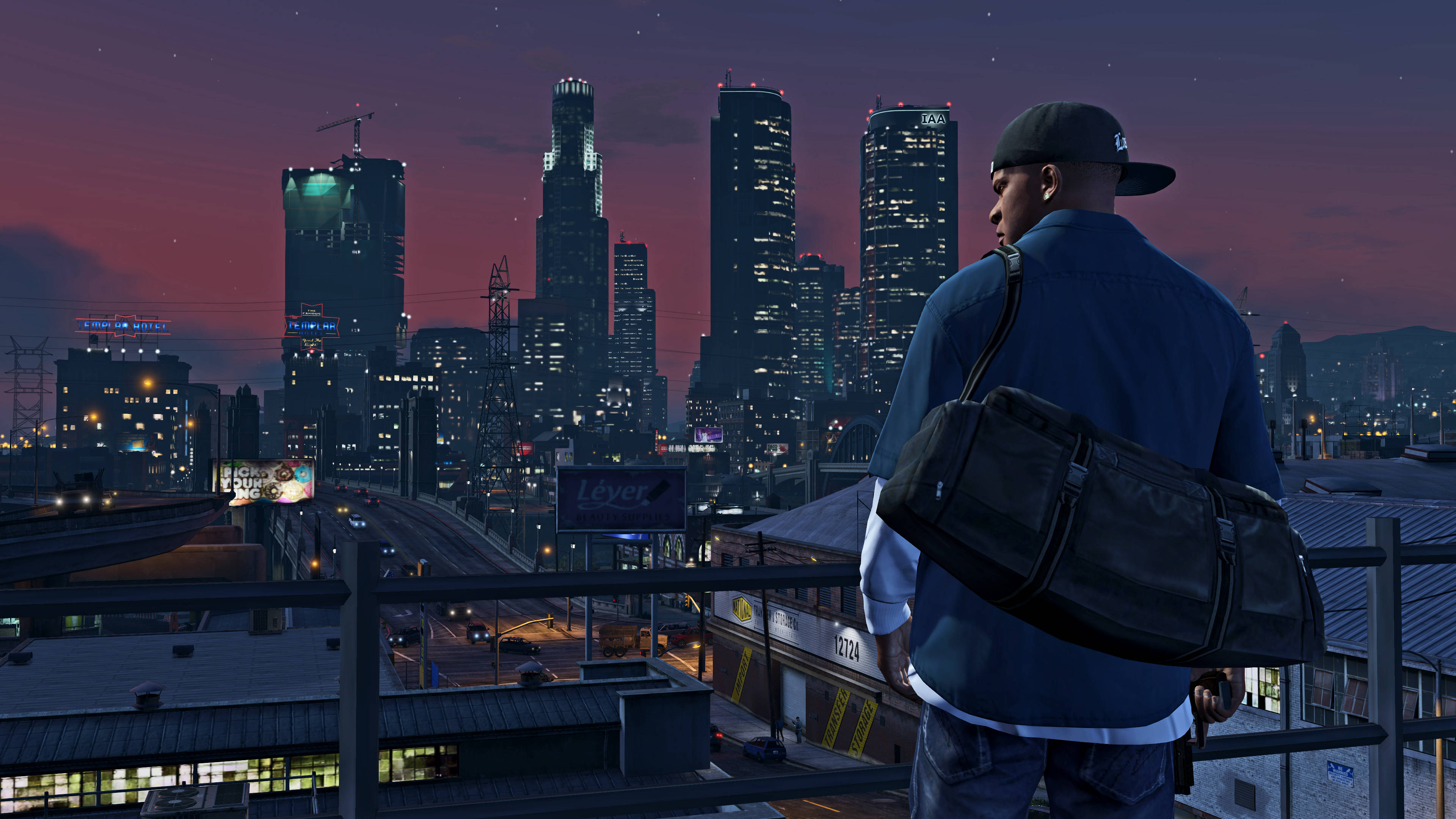 رجل GTA رائع مع حقيبة خلفية