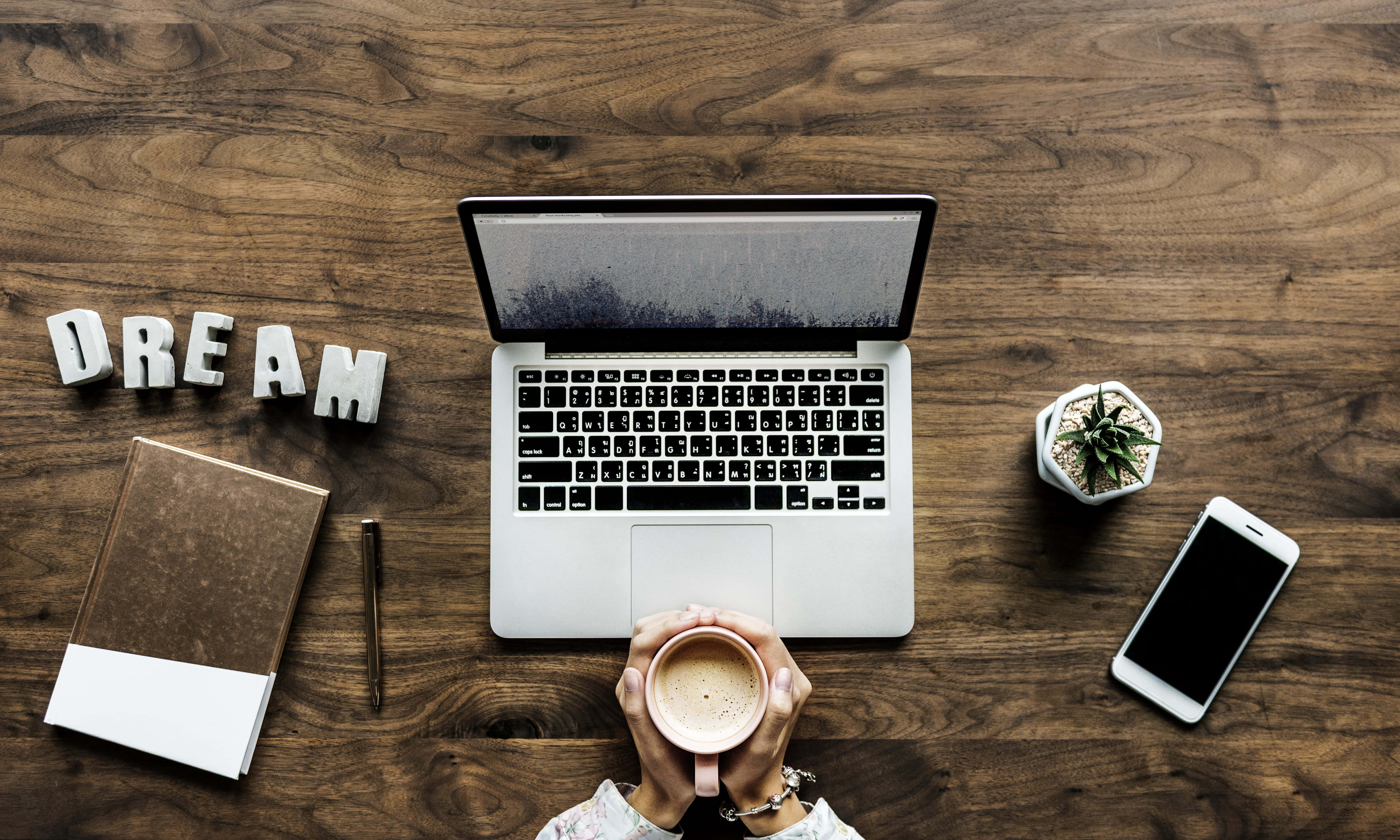 صور Macbook الجذابة خلفية