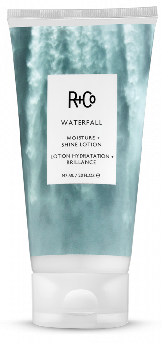 منتج R+ Co Waterfall لوشن الترطيب واللمعان خلفية
