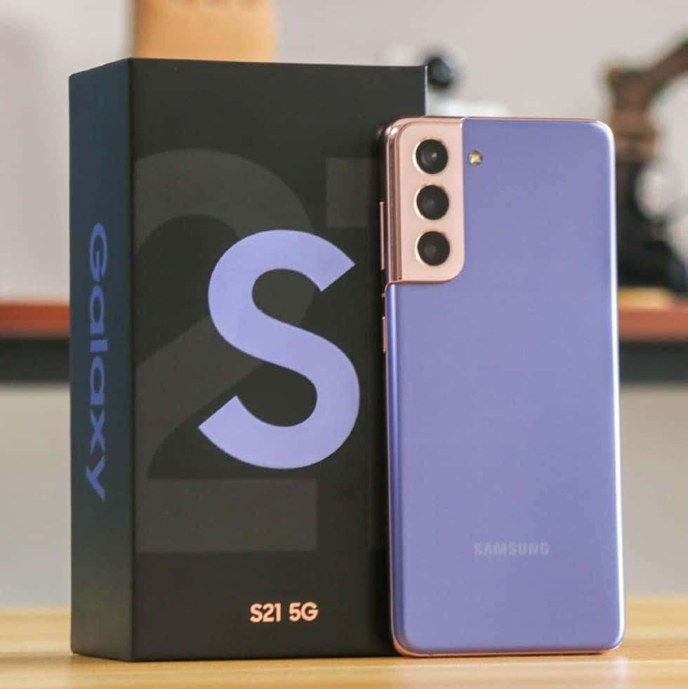 ابقَ على اتصال مع جالاكسي S10 الثوري خلفية