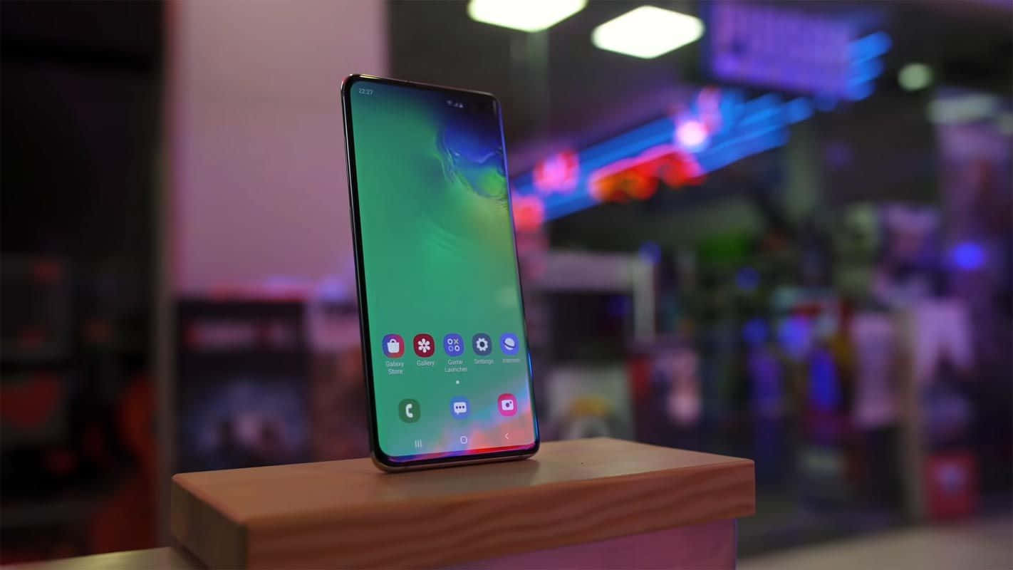 احصل على جالكسي S10 الجديد واختبر قوة وتصميم لا مثيل لهما خلفية