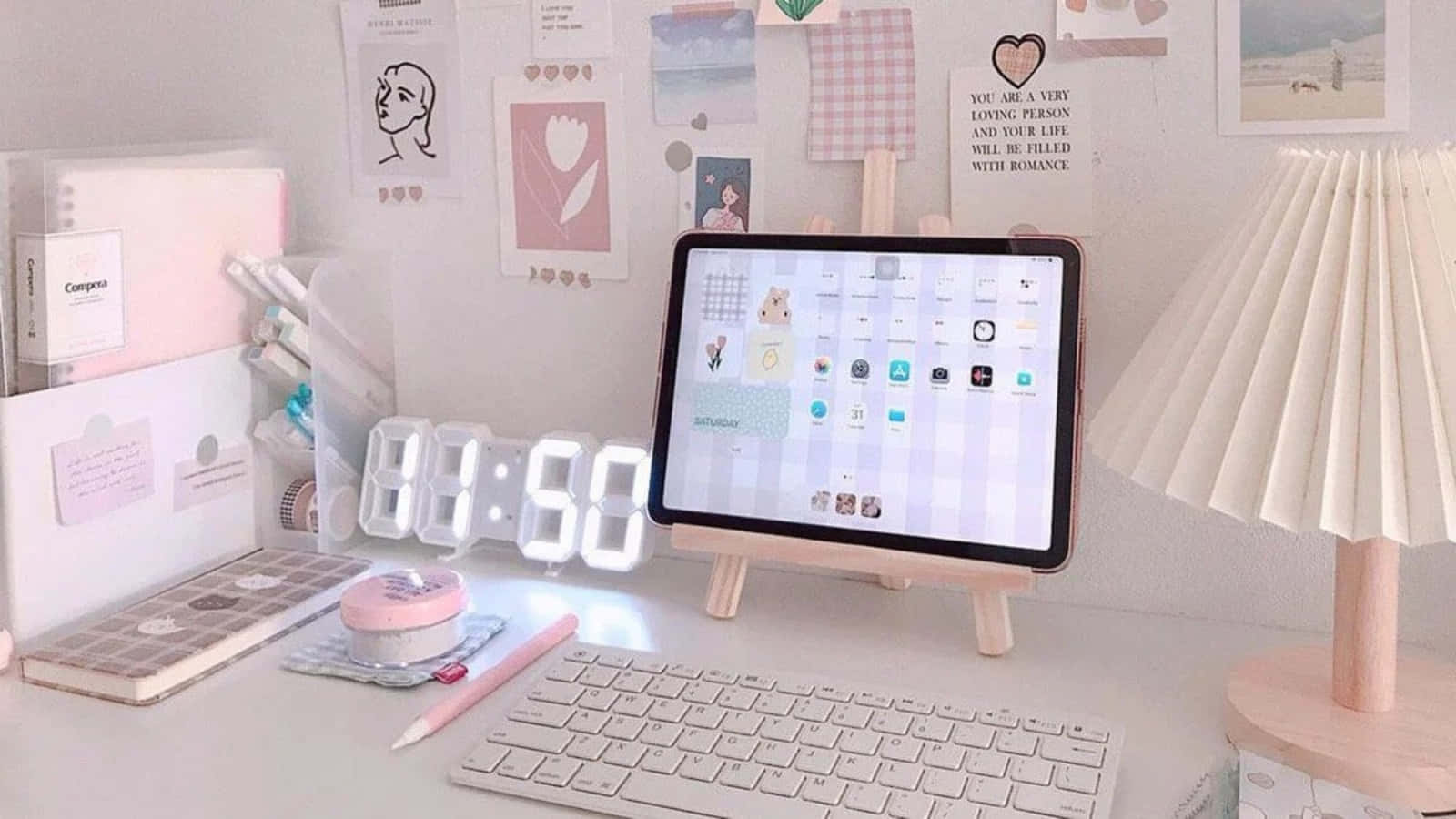 آيباد أنيق لتجربة مساحة عمل عصرية خلفية