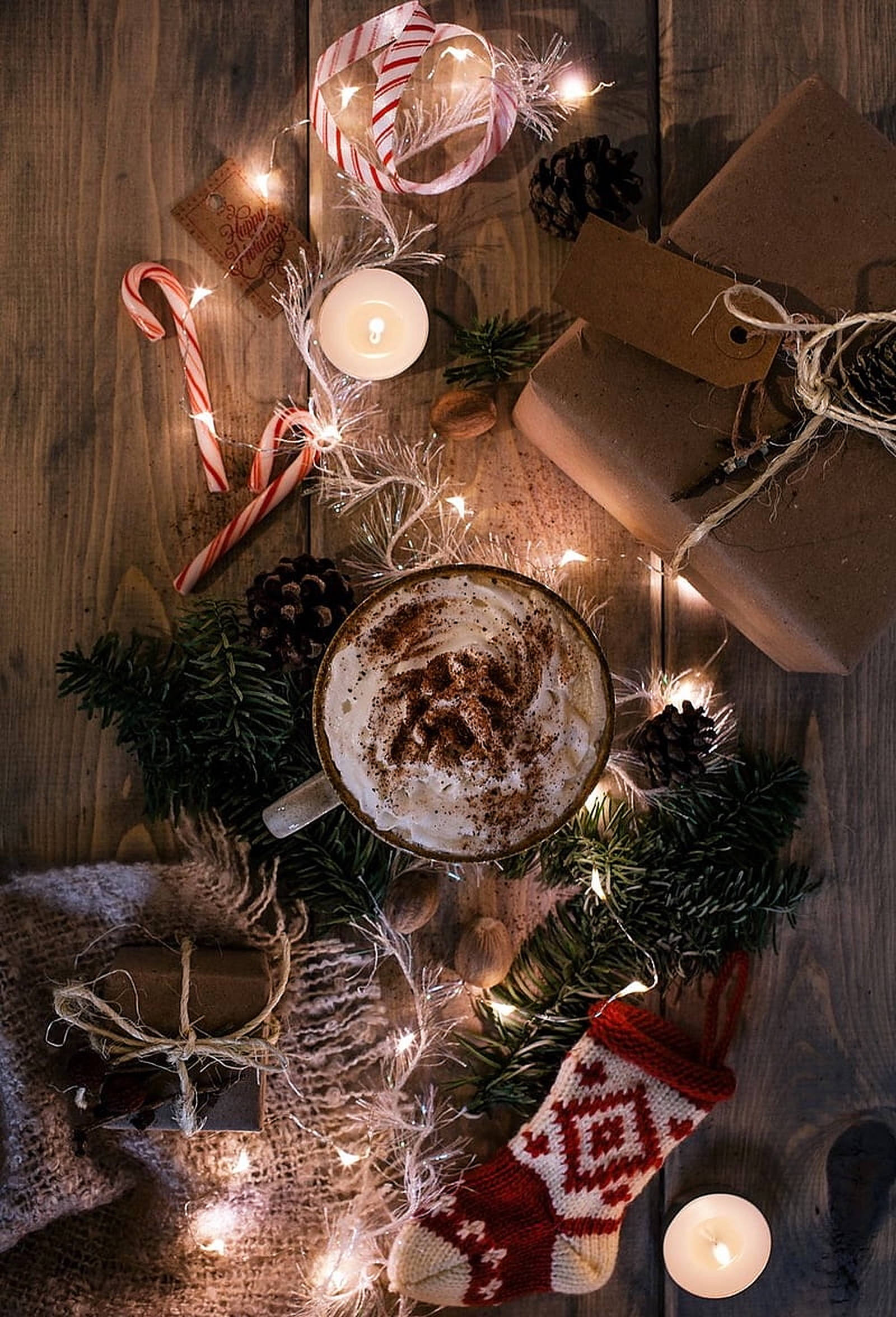 أجواء عيد الميلاد الدافئة مع الأضواء خلفية