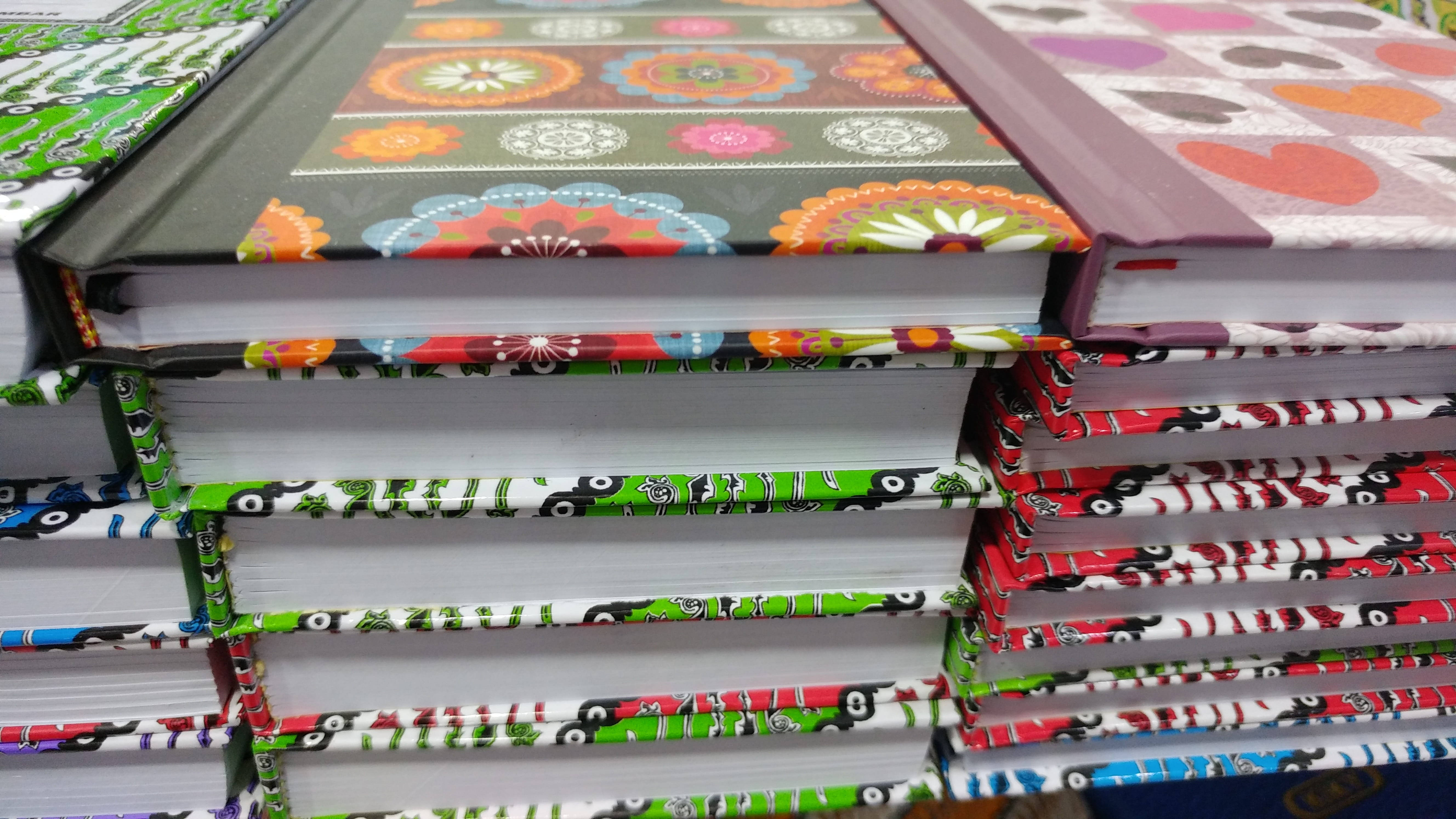 أغلفة كتب الباتيك خلفية