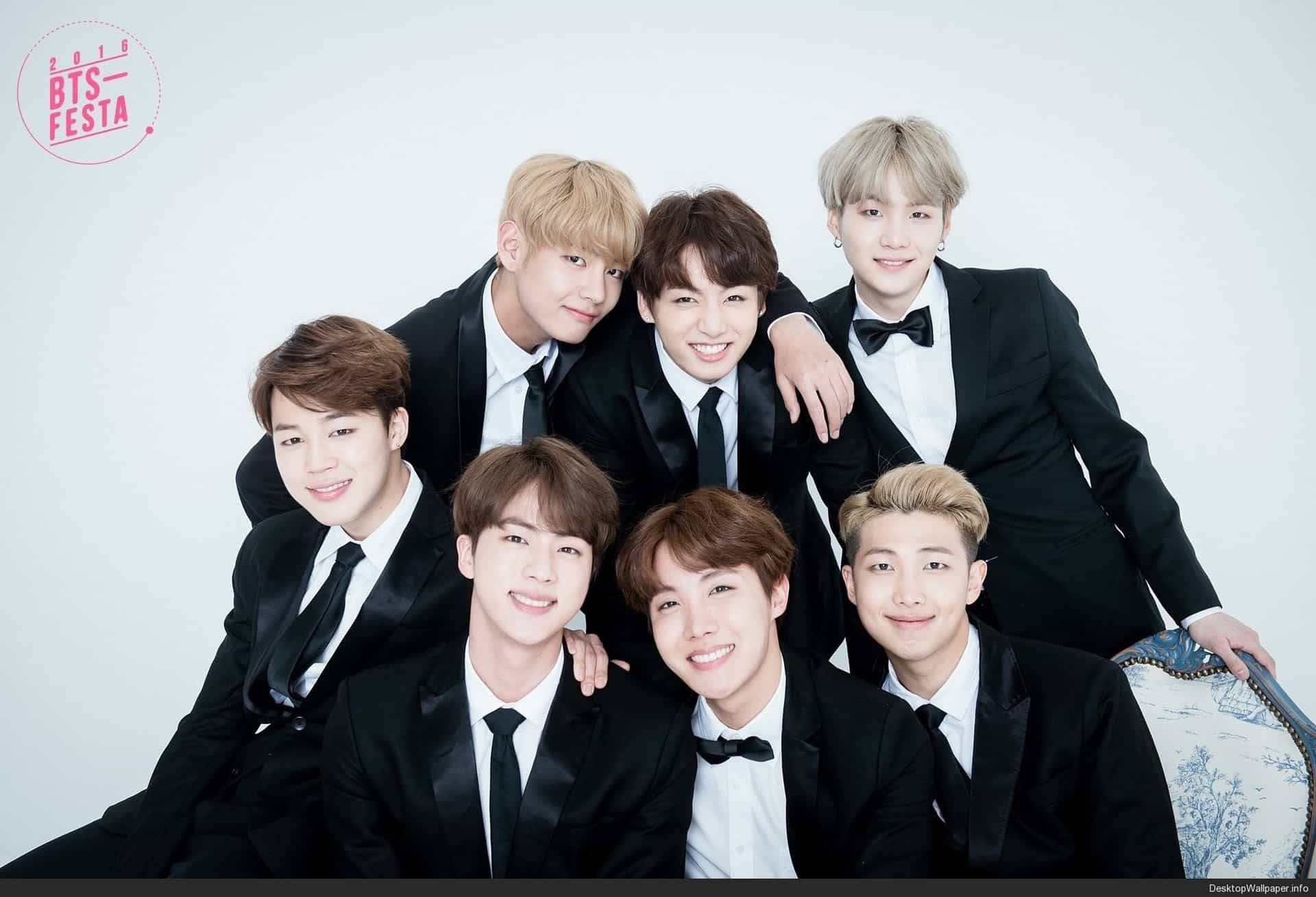 بدلة BTS السوداء 2020