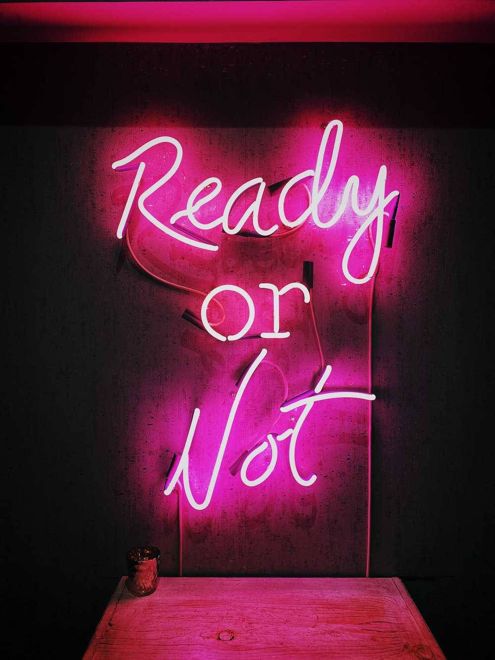 جمالية الوردي الساخن Ready or Not خلفية