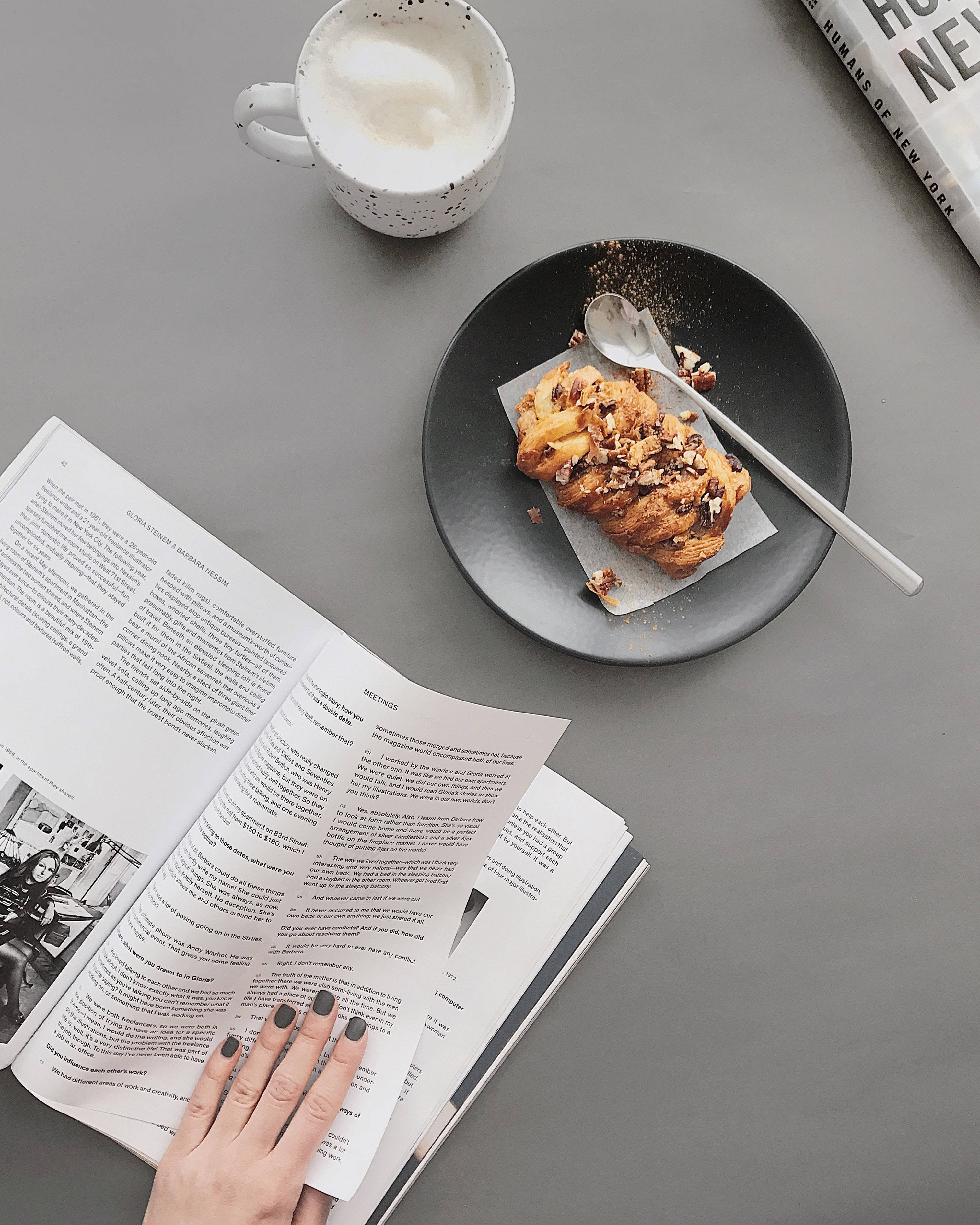 جمالية بربي مع كتاب ومعجنات خلفية