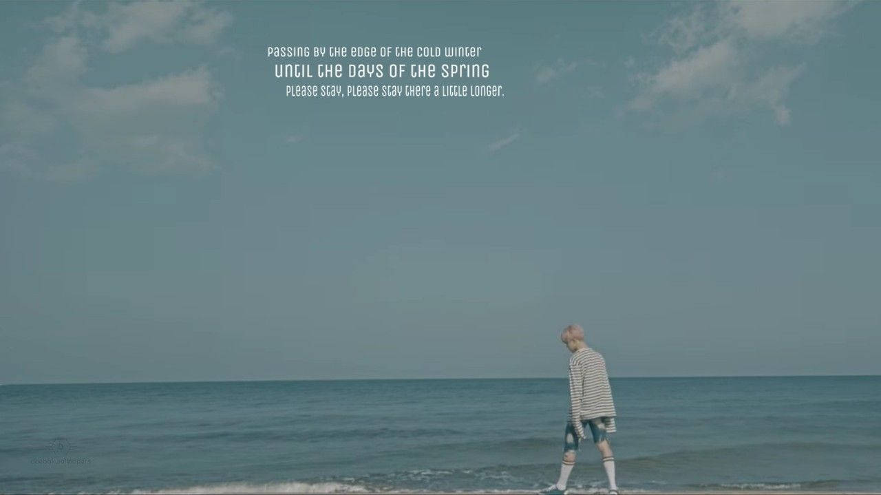 جيمين من فرقة BTS على الشاطئ بتصميم جمالي خلفية