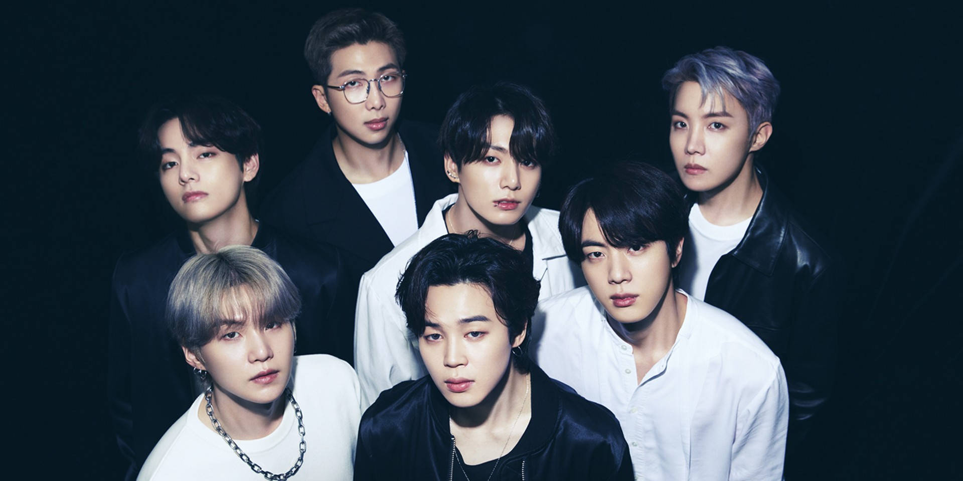 خلفية BTS بالأبيض والأسود لسطح المكتب خلفية