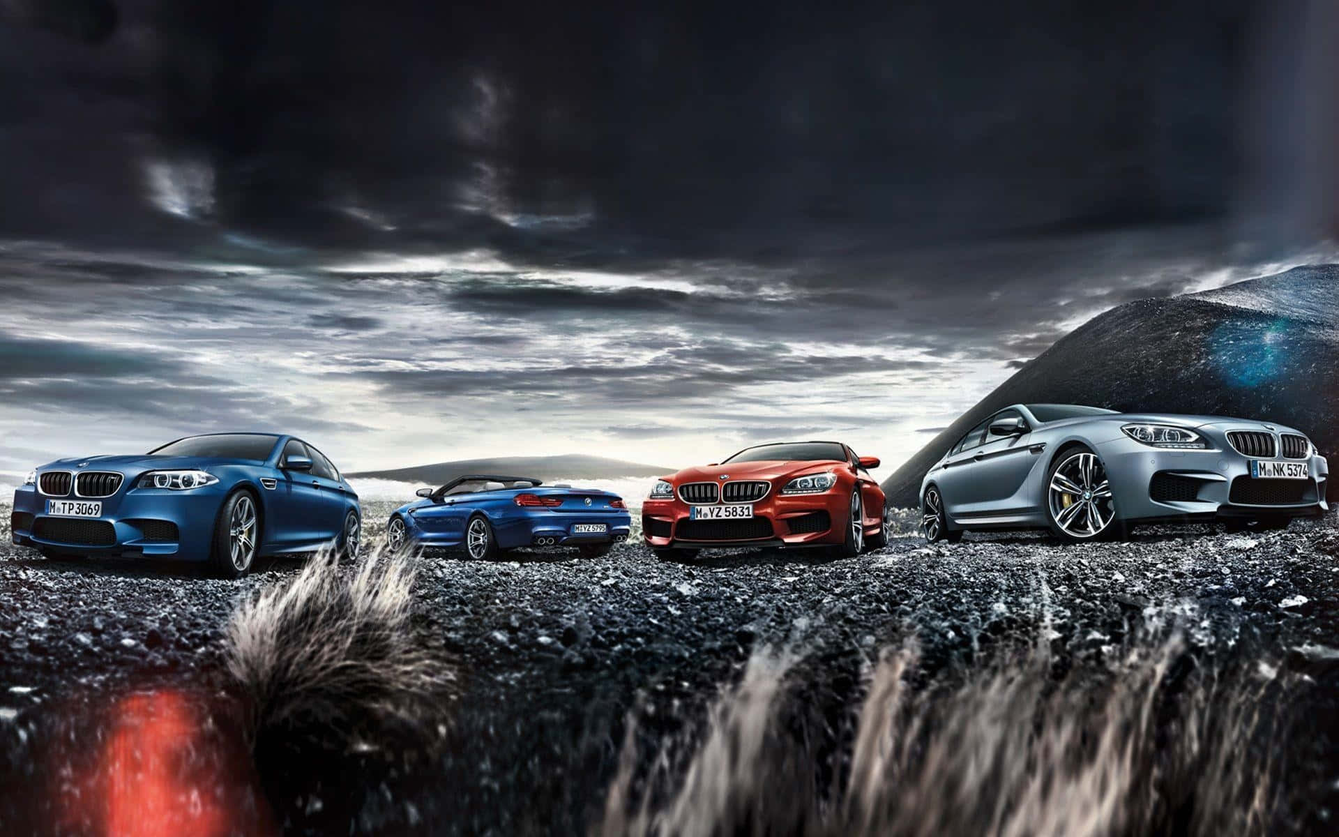 خلفية سلسلة M بدقة 720p بألوان مختلفة لسيارات BMW M خلفية