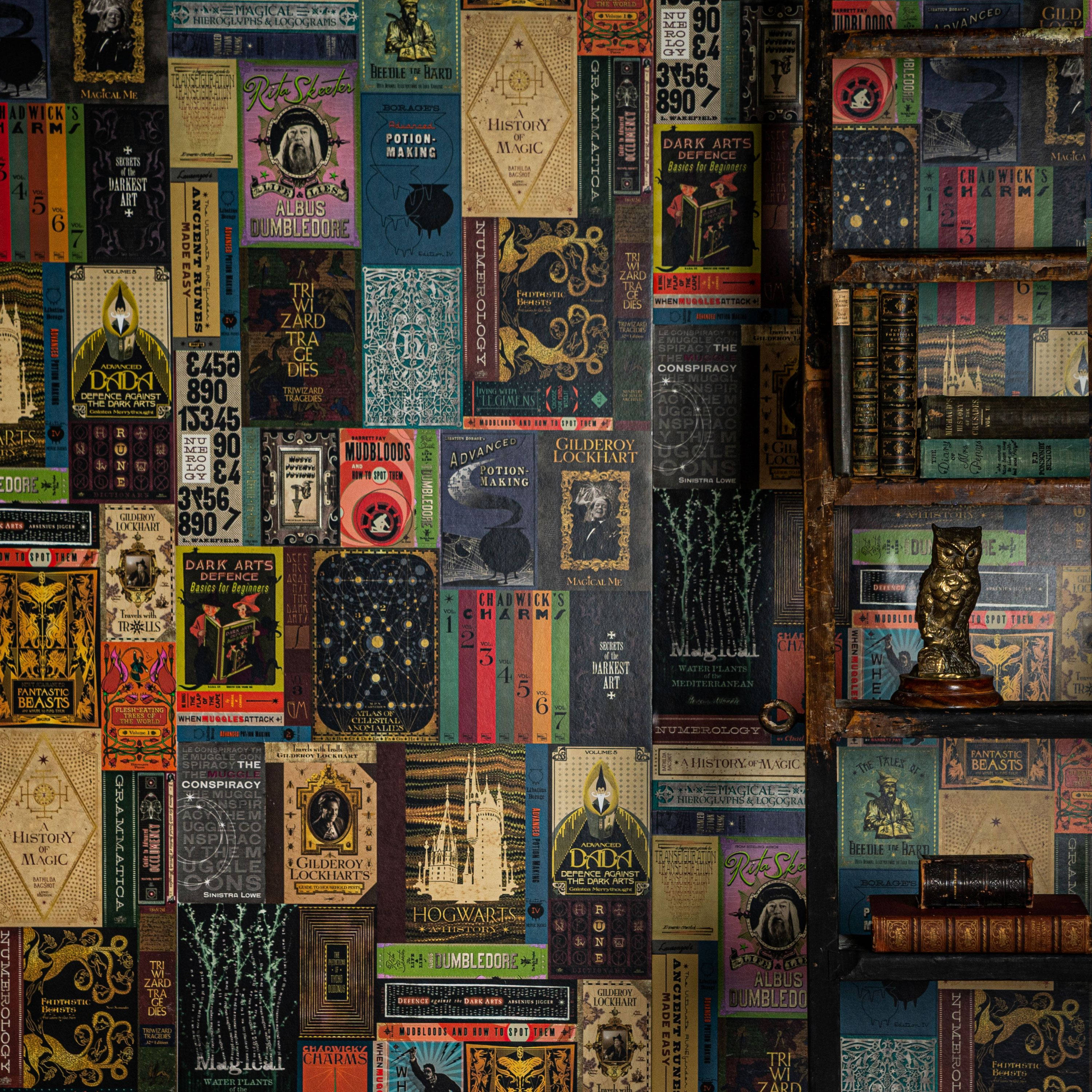 رسوم توضيحية رقمية لأغلفة كتب متنوعة خلفية