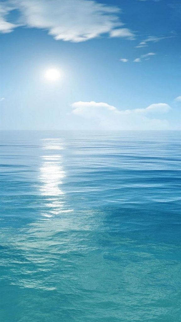 شمس آيفون الأصلية في البحر الأزرق خلفية