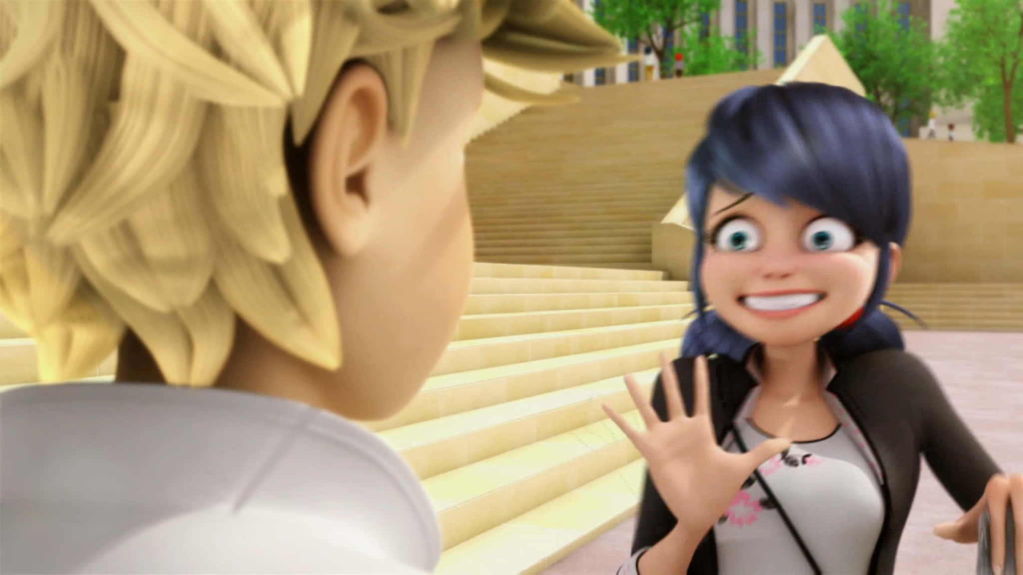 صورة مضحكة لـ Ladybug من Miraculous مع وجه مذعور أمام Cat Noir خلفية