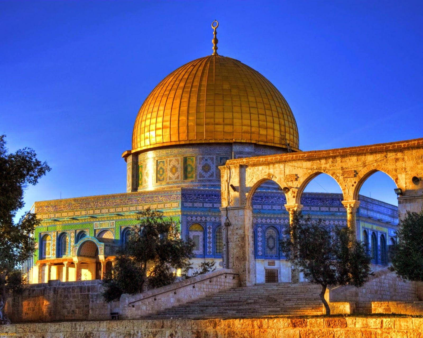 قبة الصخرة عند غروب الشمس خلفية