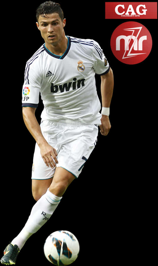 كريستيانو رونالدو في حركة مع ريال مدريد خلفية
