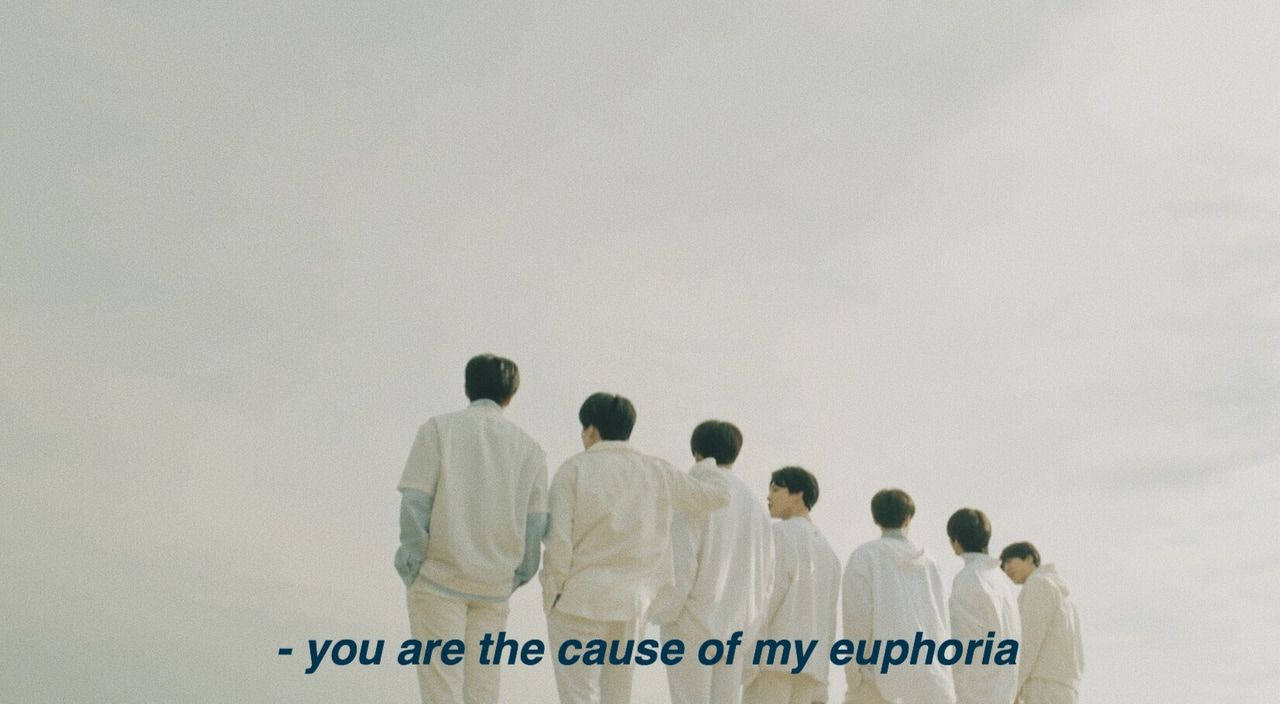 كلمات أغنية Euphoria لفرقة BTS على اللابتوب خلفية