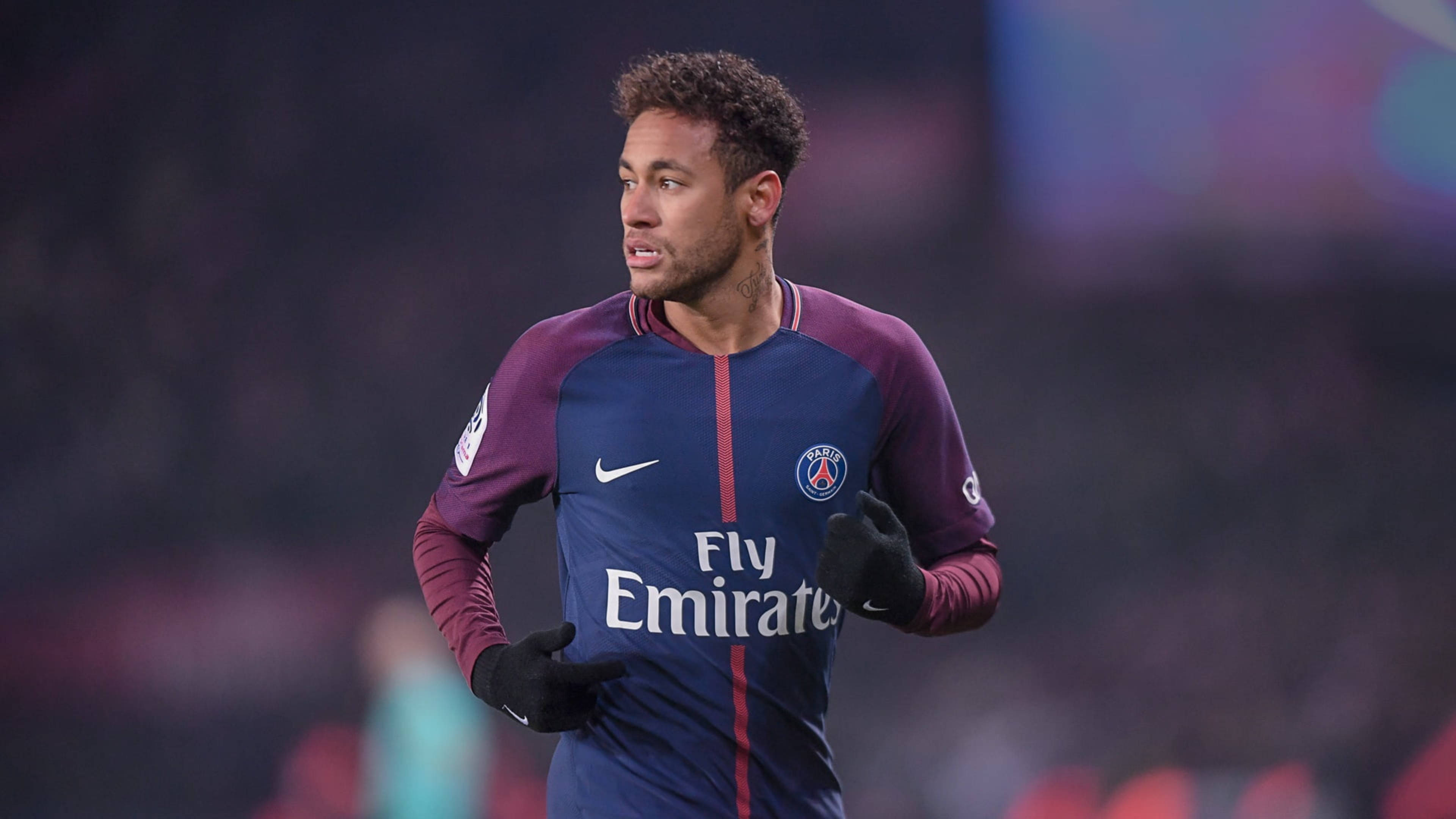 لاعب كرة القدم في باريس سان جيرمان نيمار 4K خلفية