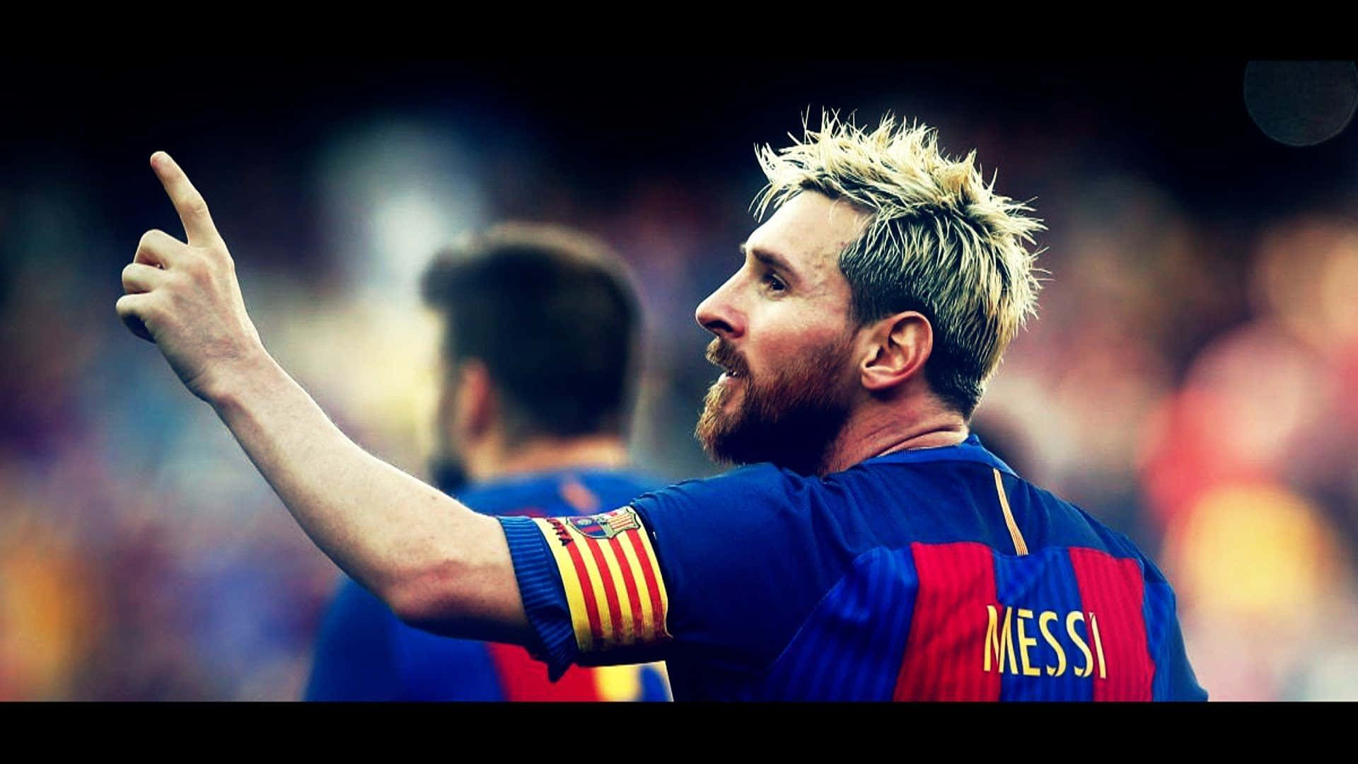 لاعب كرة قدم يشير نحو الهدف خلفية