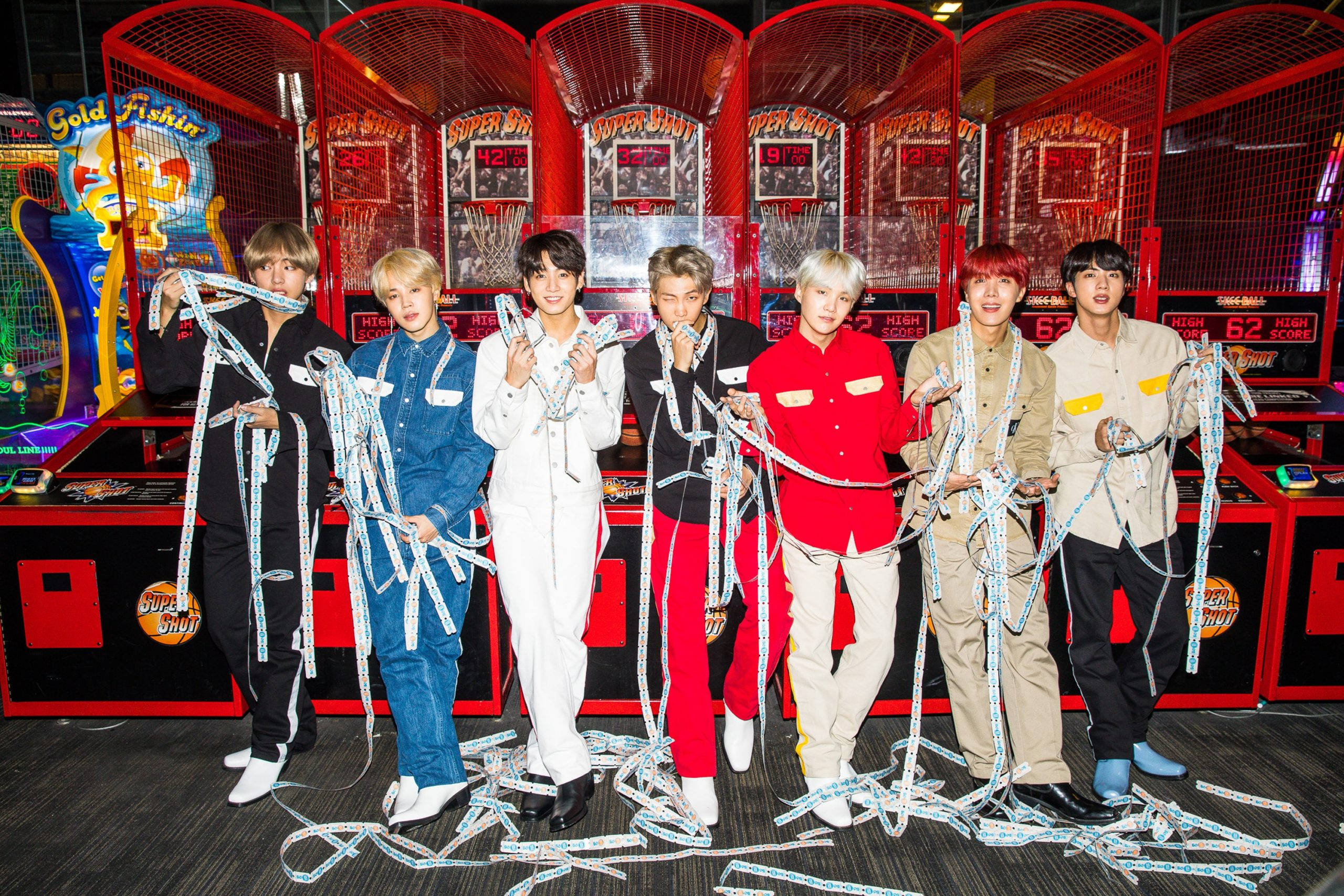 متجر أركيد لابتوب رائع لفرقة BTS خلفية