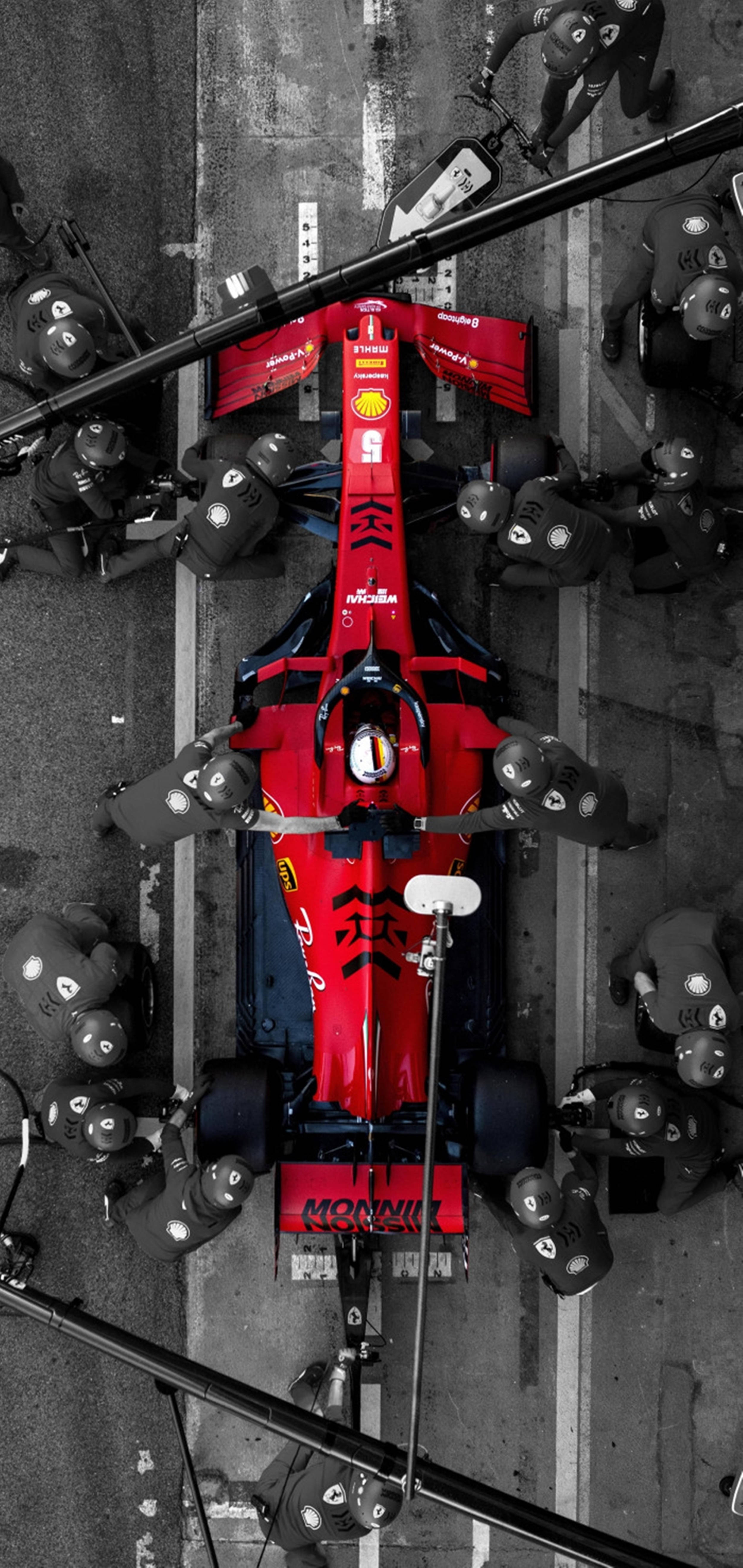 هاتف F1 أنيق مع ثيم فيراري الأحمر - منظر علوي خلفية