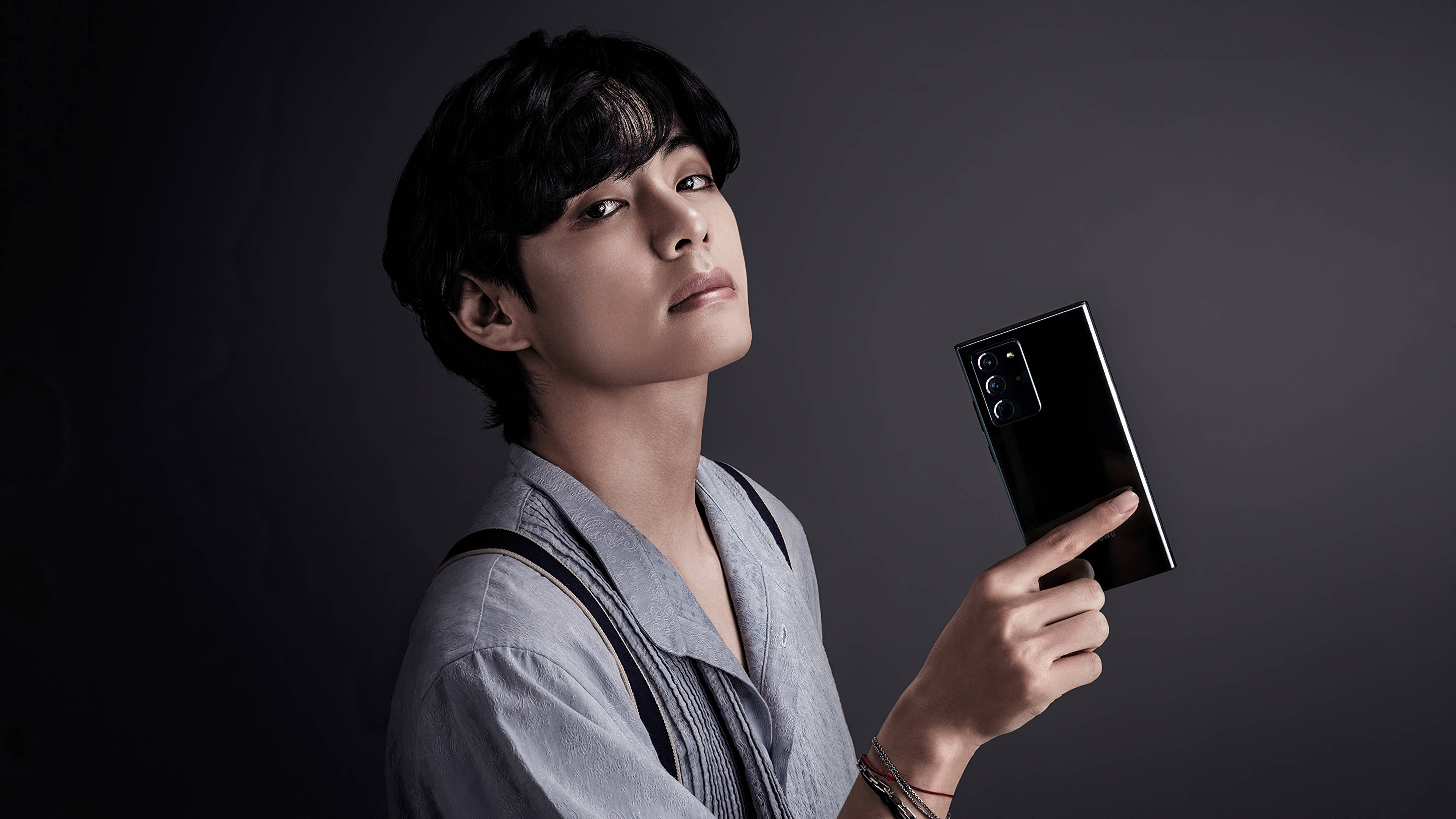 هاتف سامسونج مع في من BTS خلفية