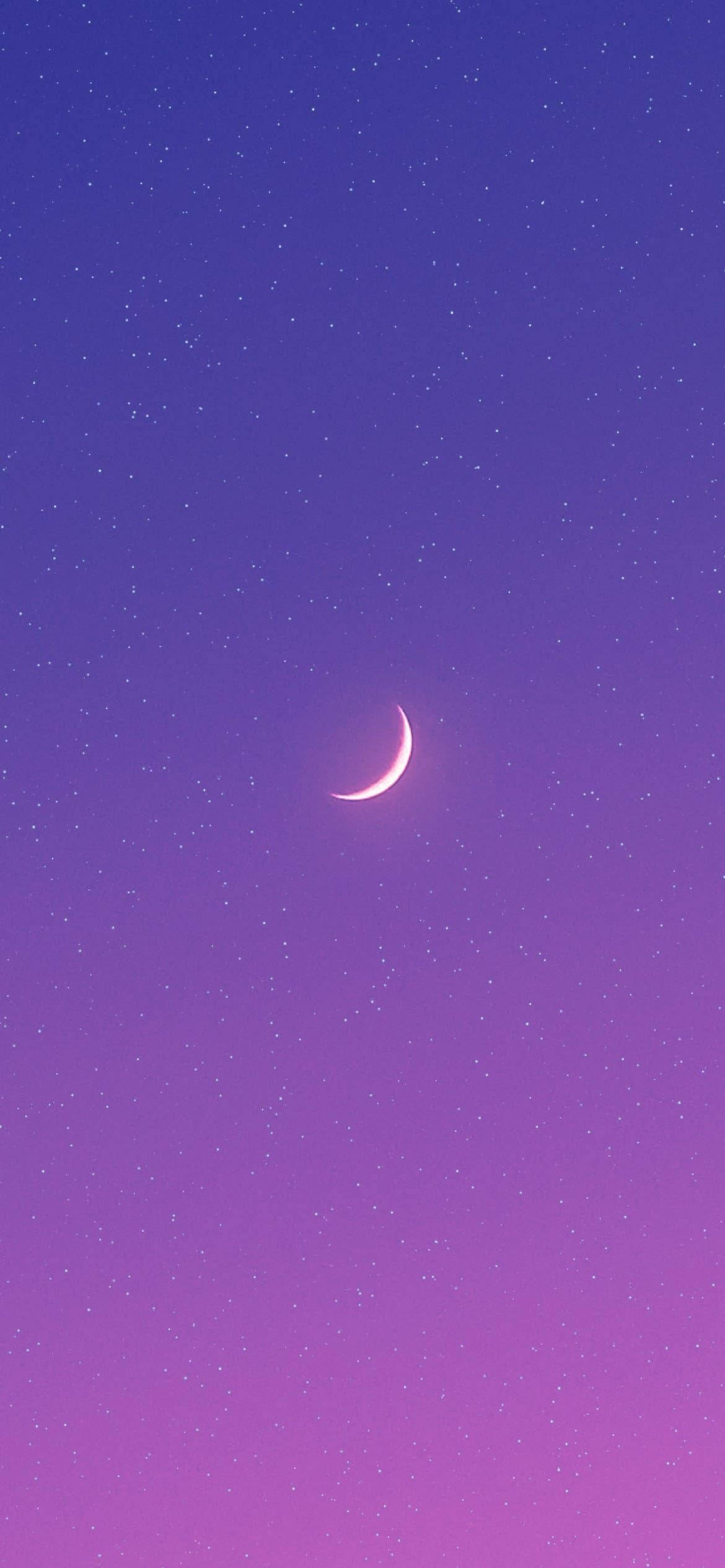 هلال جميل باللون الأرجواني الفاتح خلفية