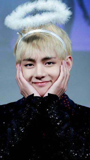 V من BTS لطيف بهالة