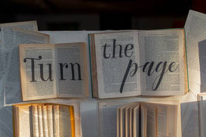 خلفية جمالية كتاب اقلب الصفحة — كتاب جمالي خلفية