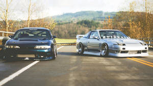 سيارات JDM متوقفة على الطريق