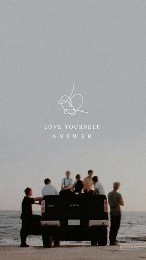 صورة جمالية لأعضاء BTS على شاحنة على الشاطئ — جمالي BTS خلفية