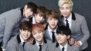 فرقة BTS اللطيفة بالزي المدرسي